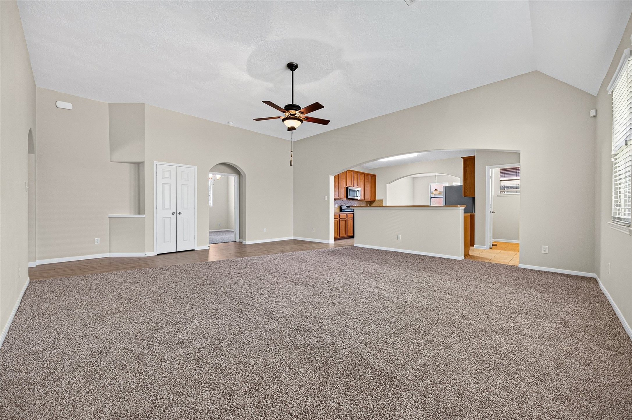 4606 E Meadow Drive Property Photo 7