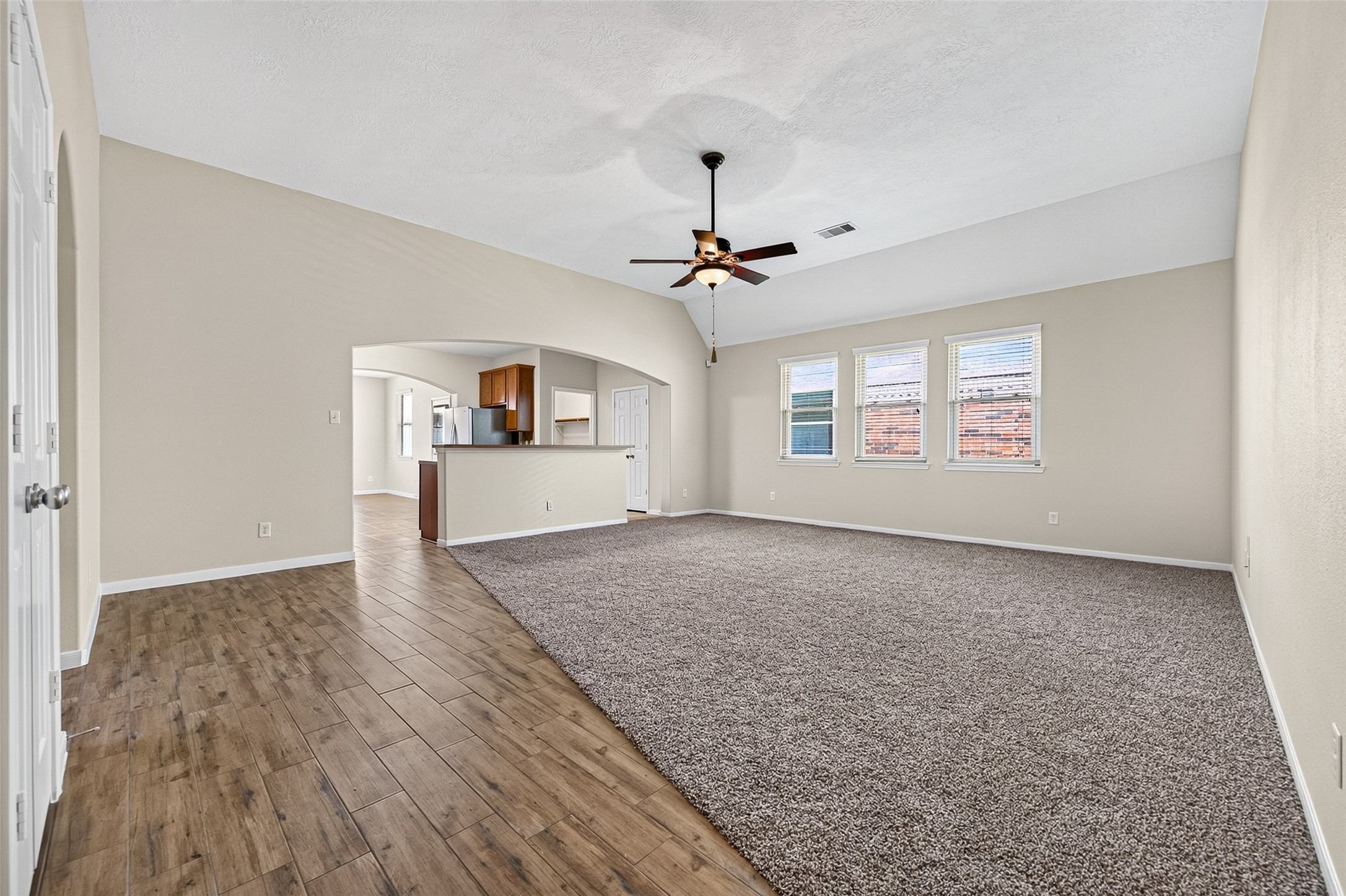 4606 E Meadow Drive Property Photo 8