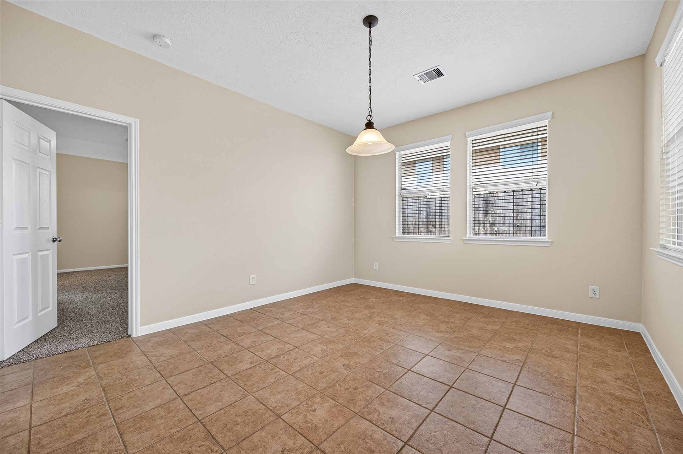 4606 E Meadow Drive Property Photo 14