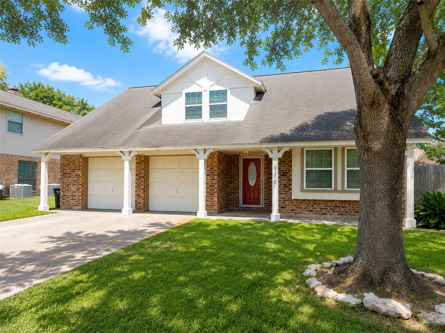 2110 Whiteback Drive Property Photo 1