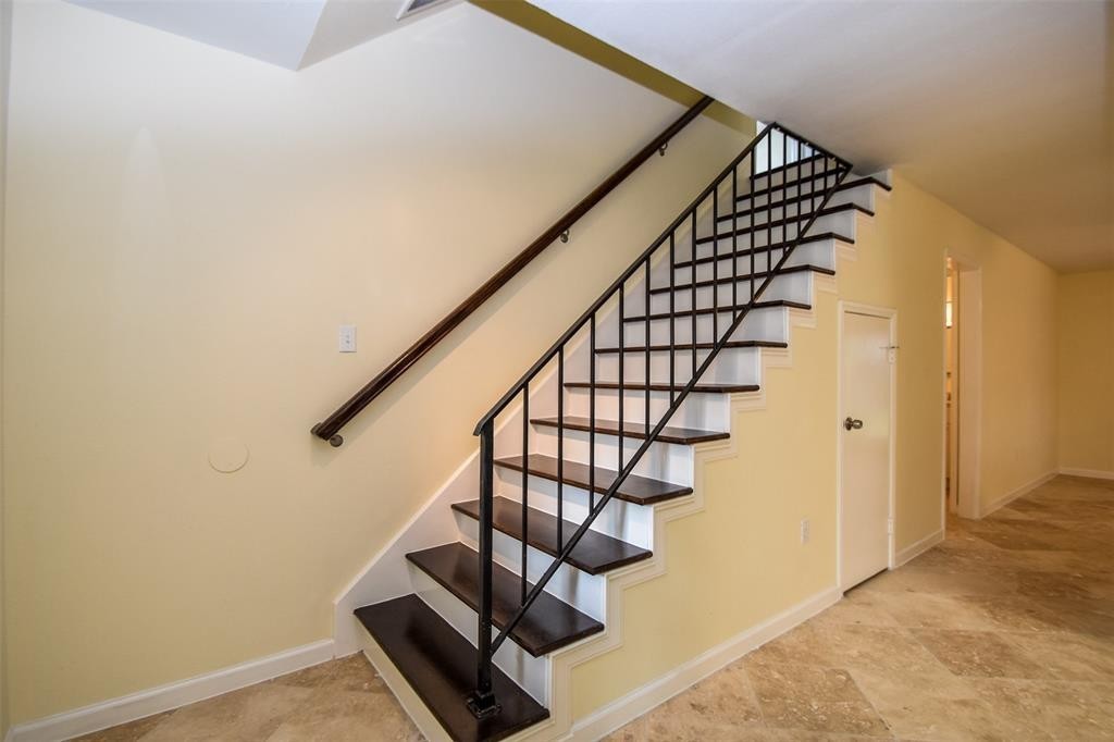 2110 Whiteback Drive Property Photo 8