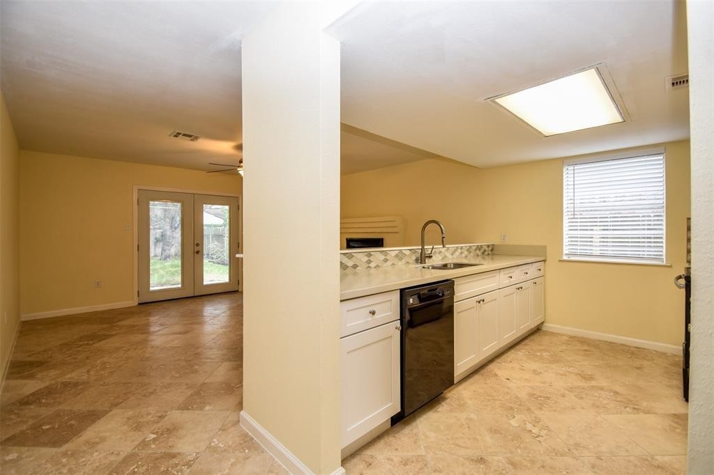2110 Whiteback Drive Property Photo 14