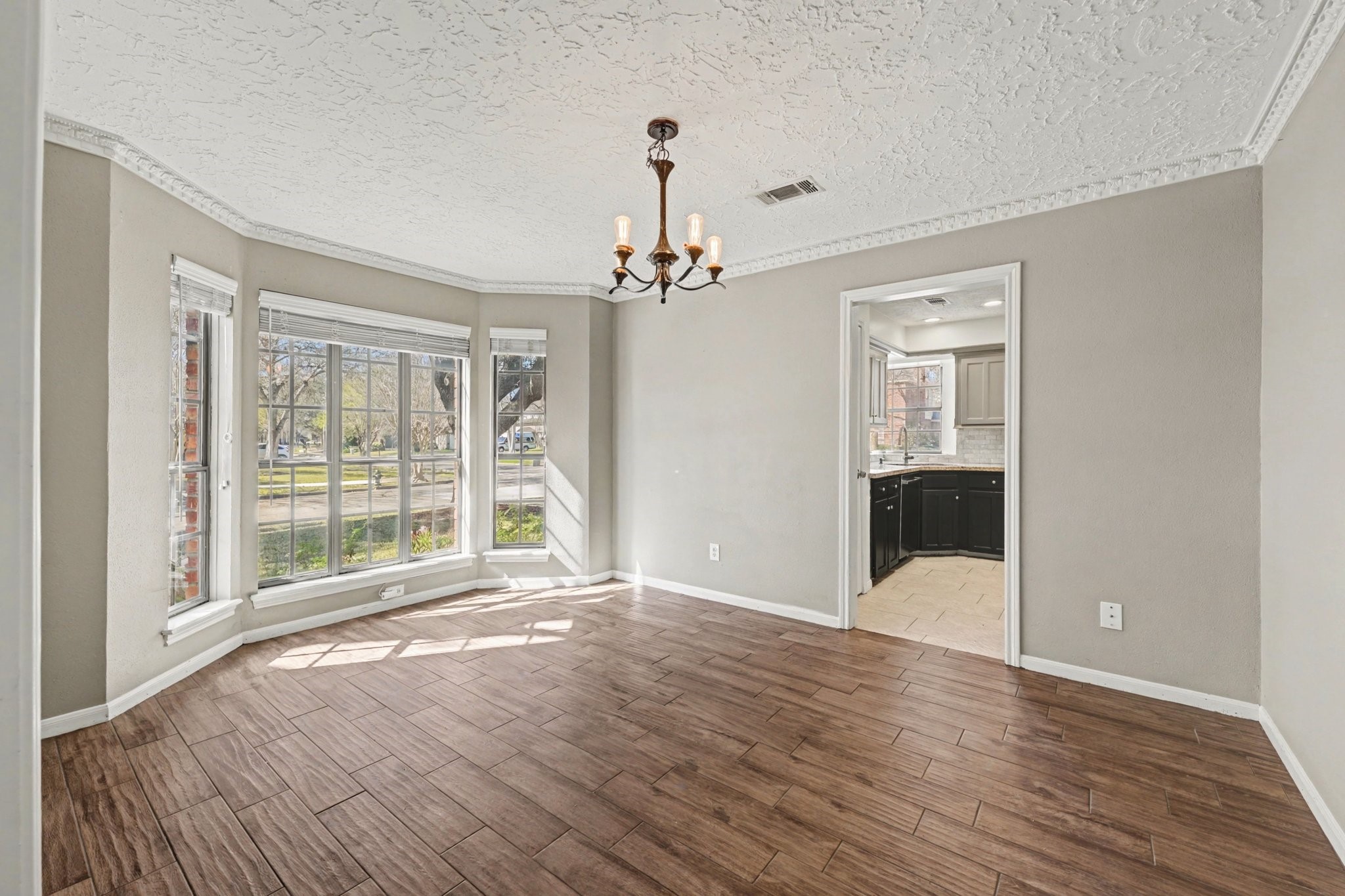 930 Bent Creek Court Property Photo 8