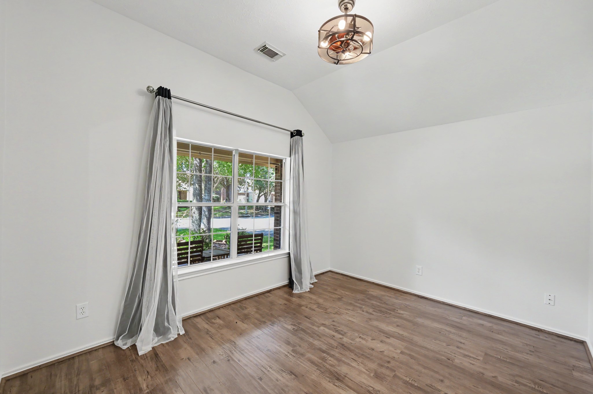 26892 Armor Oaks Drive Property Photo 4