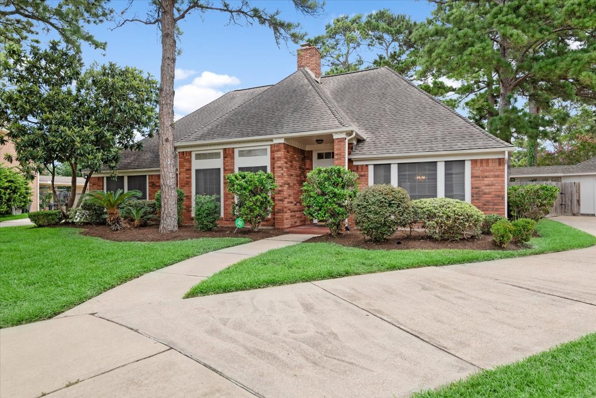 1807 Lowell Court Property Photo 3