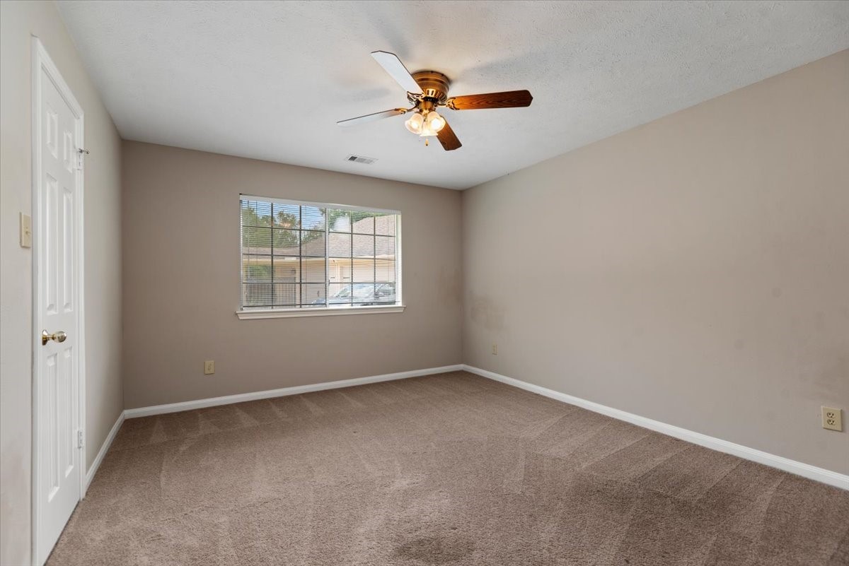 1807 Lowell Court Property Photo 31