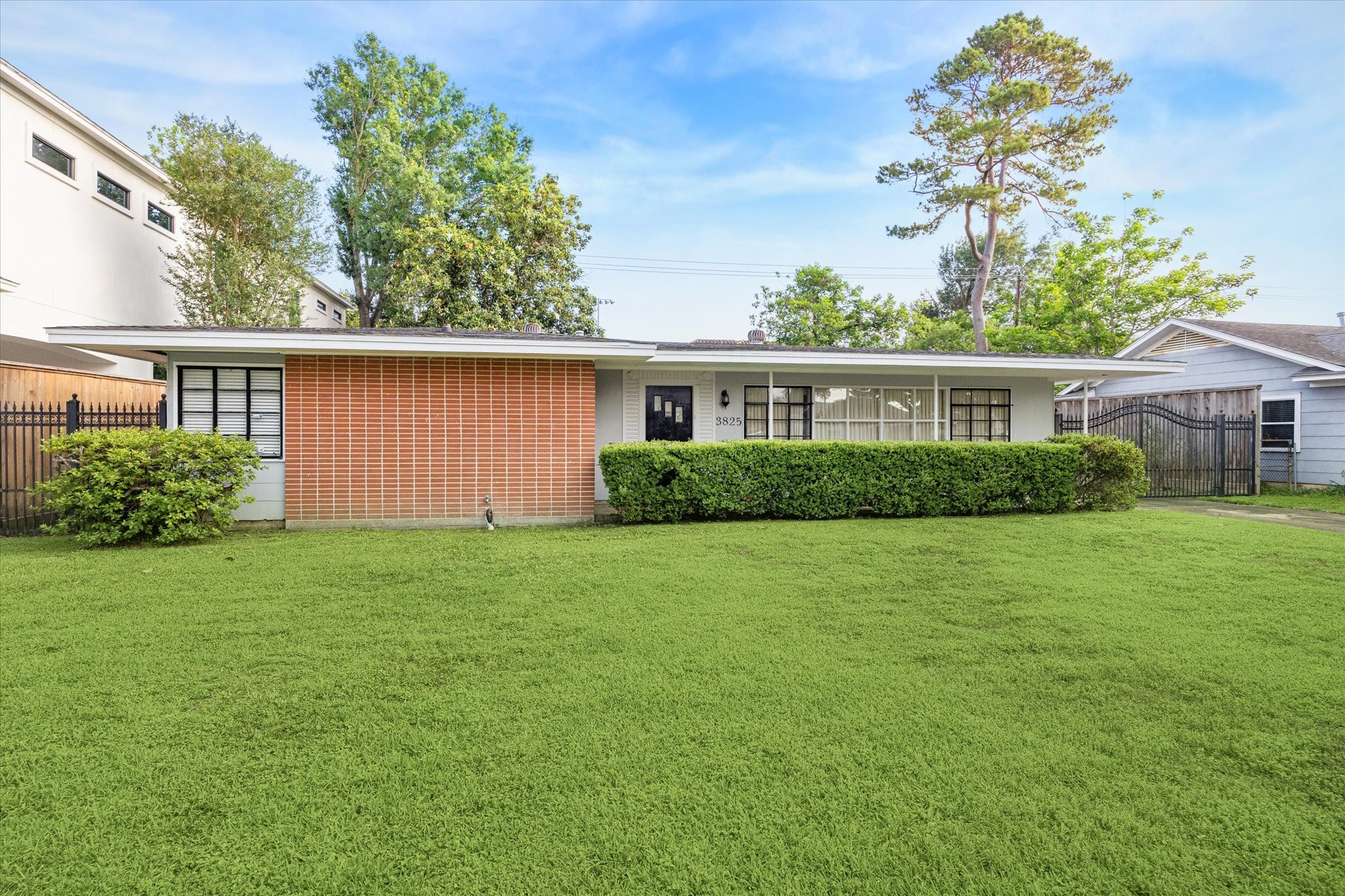 3825 Gramercy Street Property Photo 1