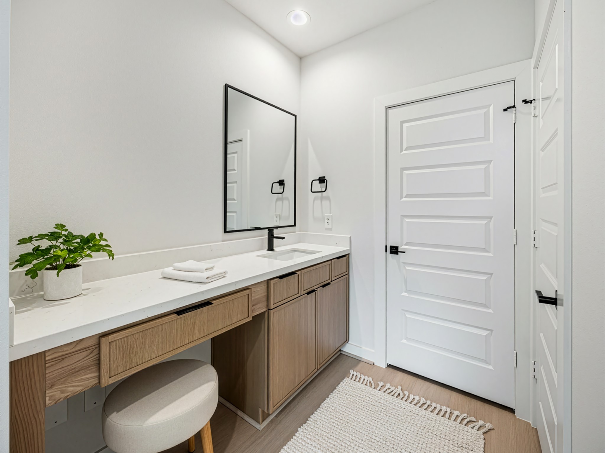 525 Hillwood Heights Drive Property Photo 11