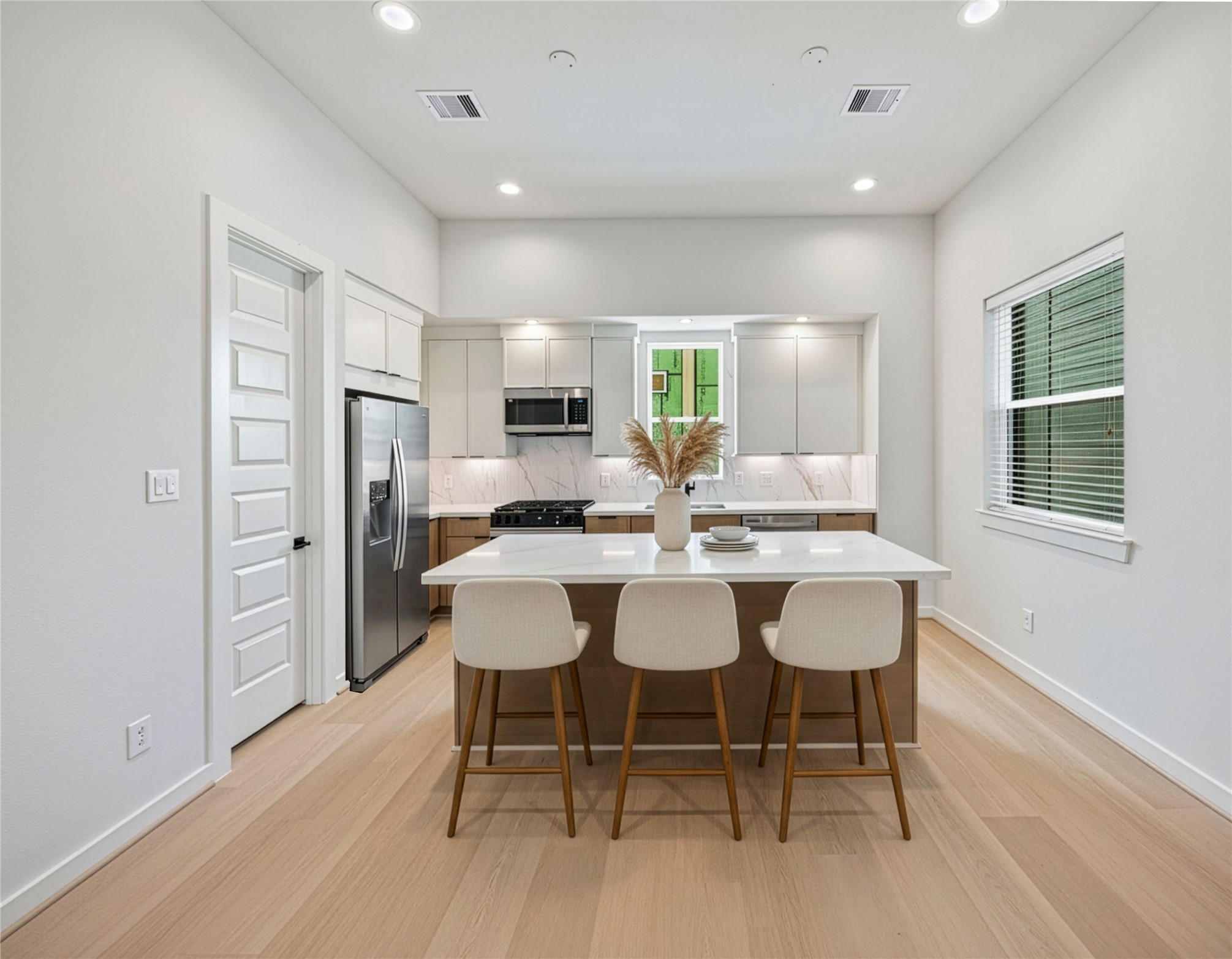 525 Hillwood Heights Drive Property Photo 14