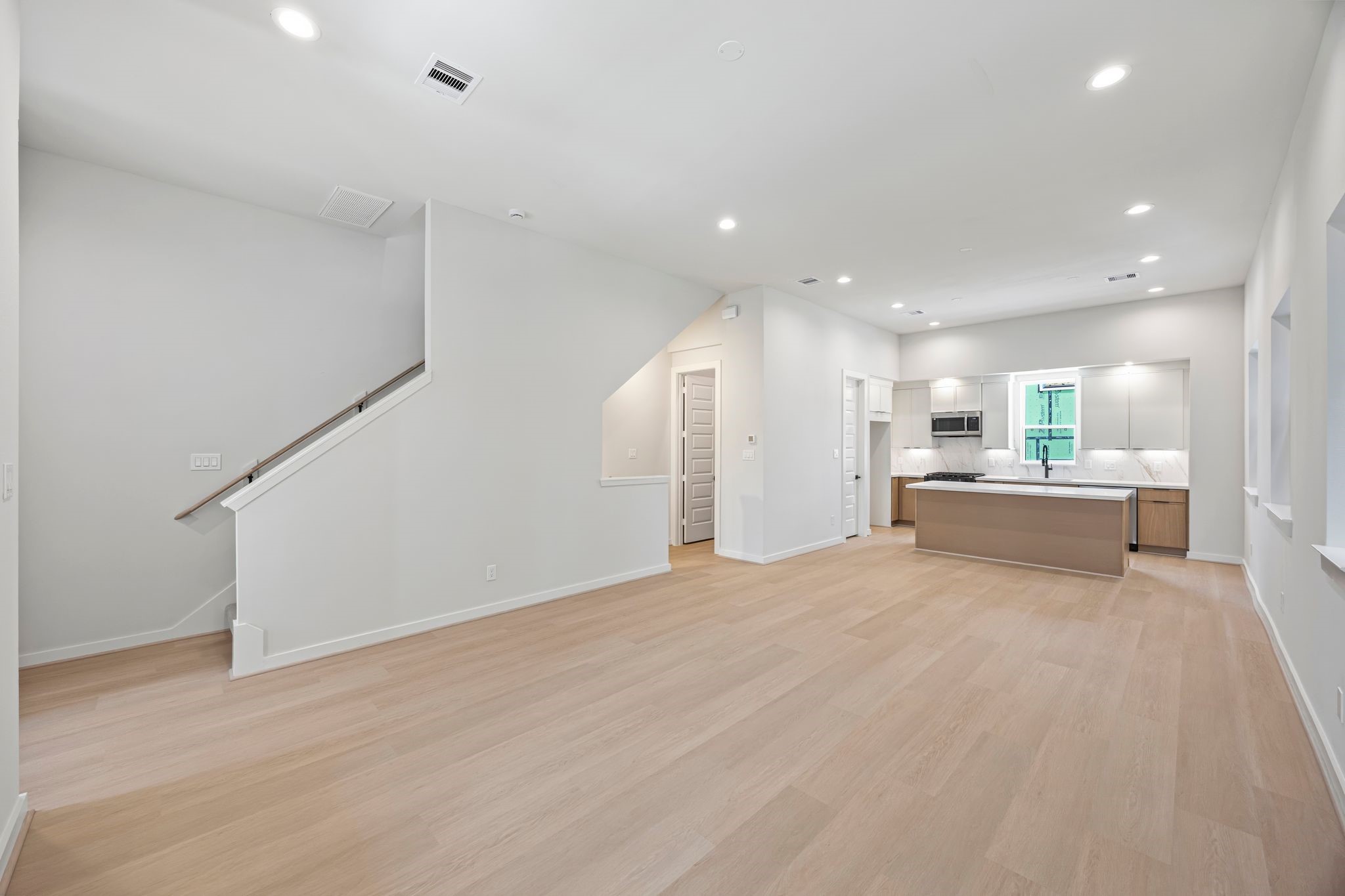 525 Hillwood Heights Drive Property Photo 19