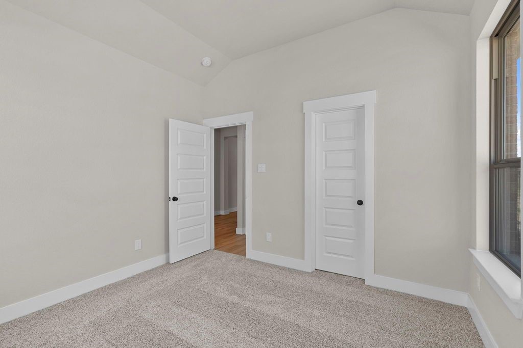 2228 Inglenook Grove Drive Property Photo 10