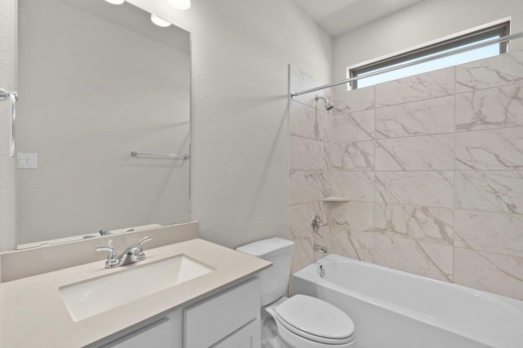 2228 Inglenook Grove Drive Property Photo 13
