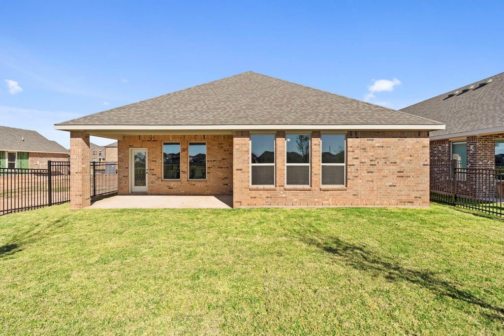 2228 Inglenook Grove Drive Property Photo 21