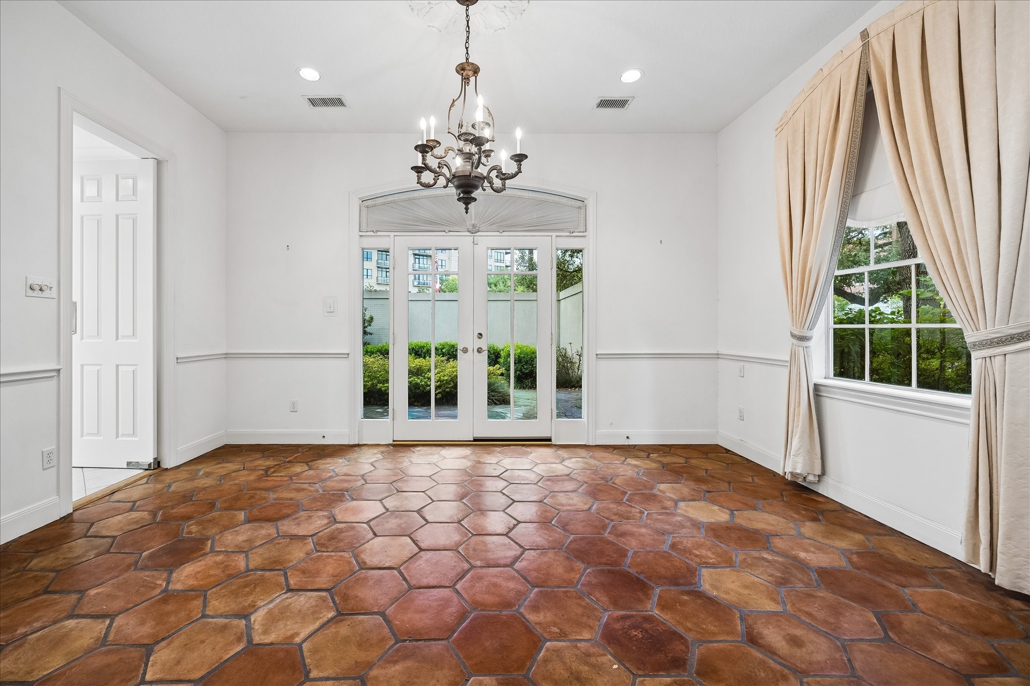 6202 Pickens Street Property Photo 5