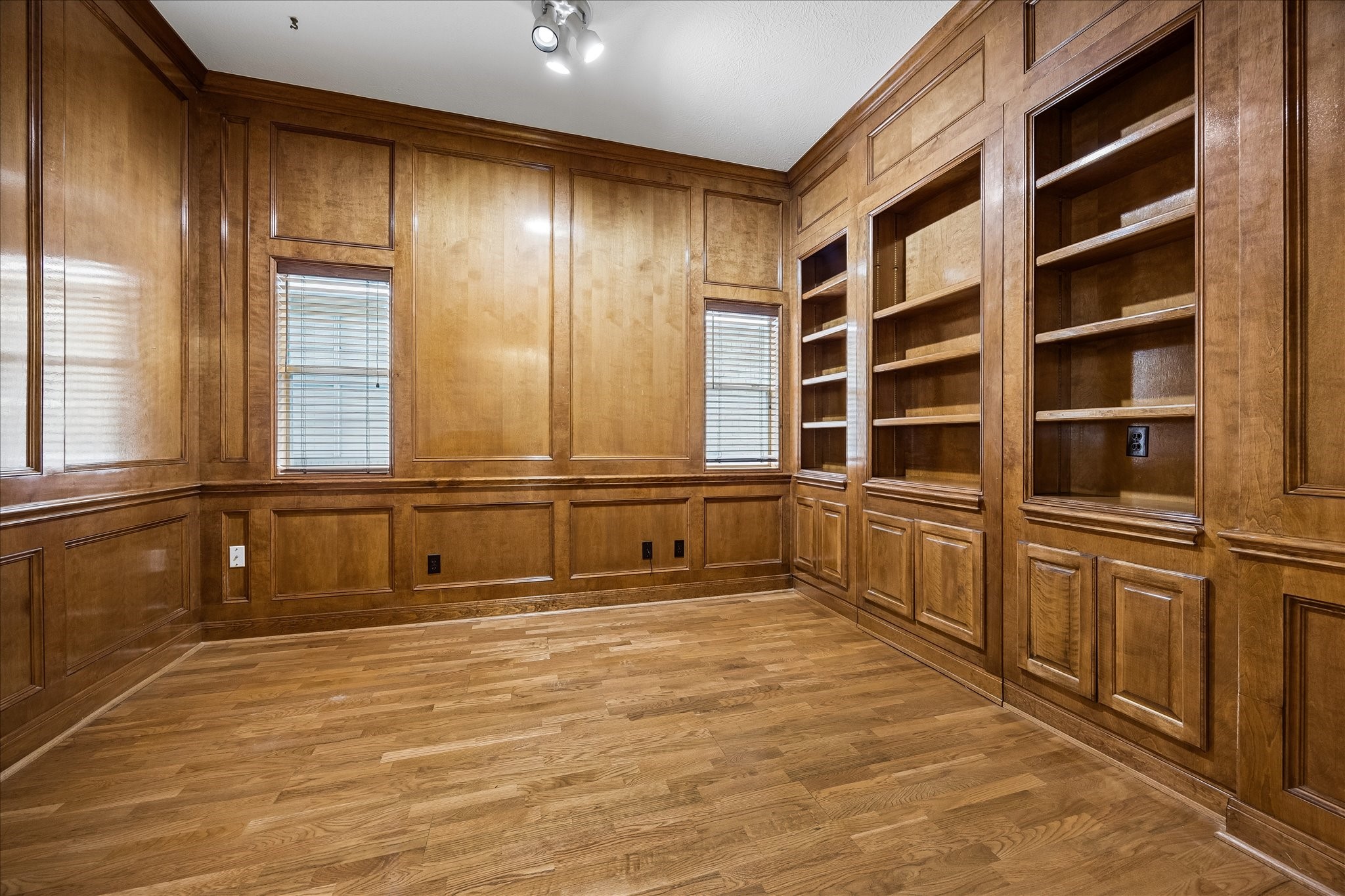 6202 Pickens Street Property Photo 7