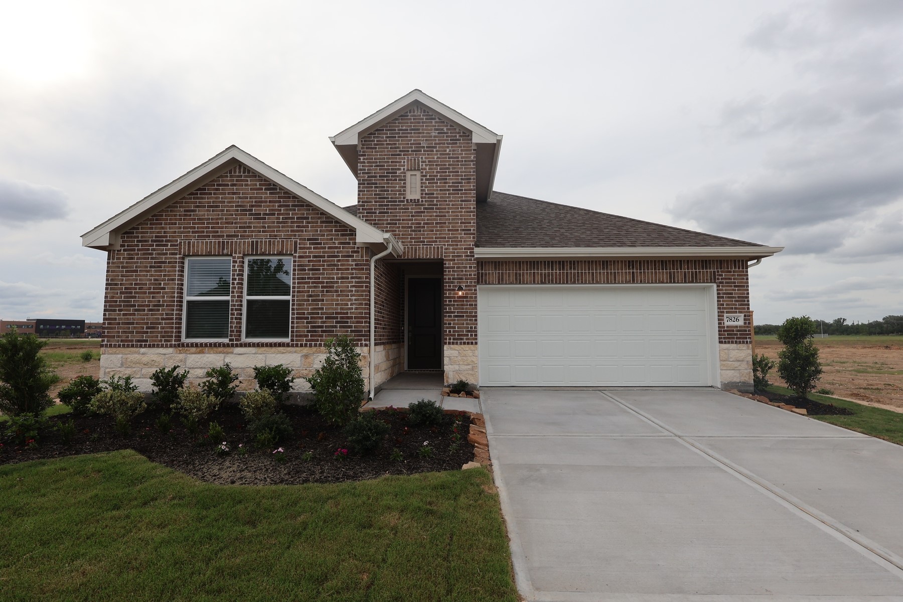 7826 Jade Crest Drive Property Photo 2
