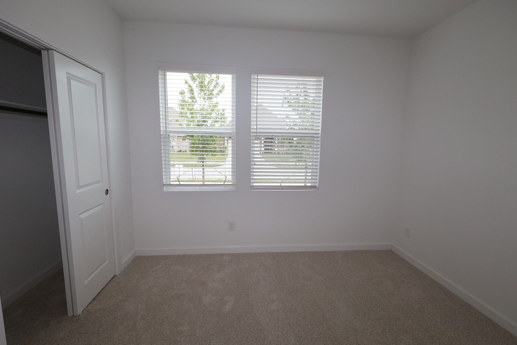7826 Jade Crest Drive Property Photo 9