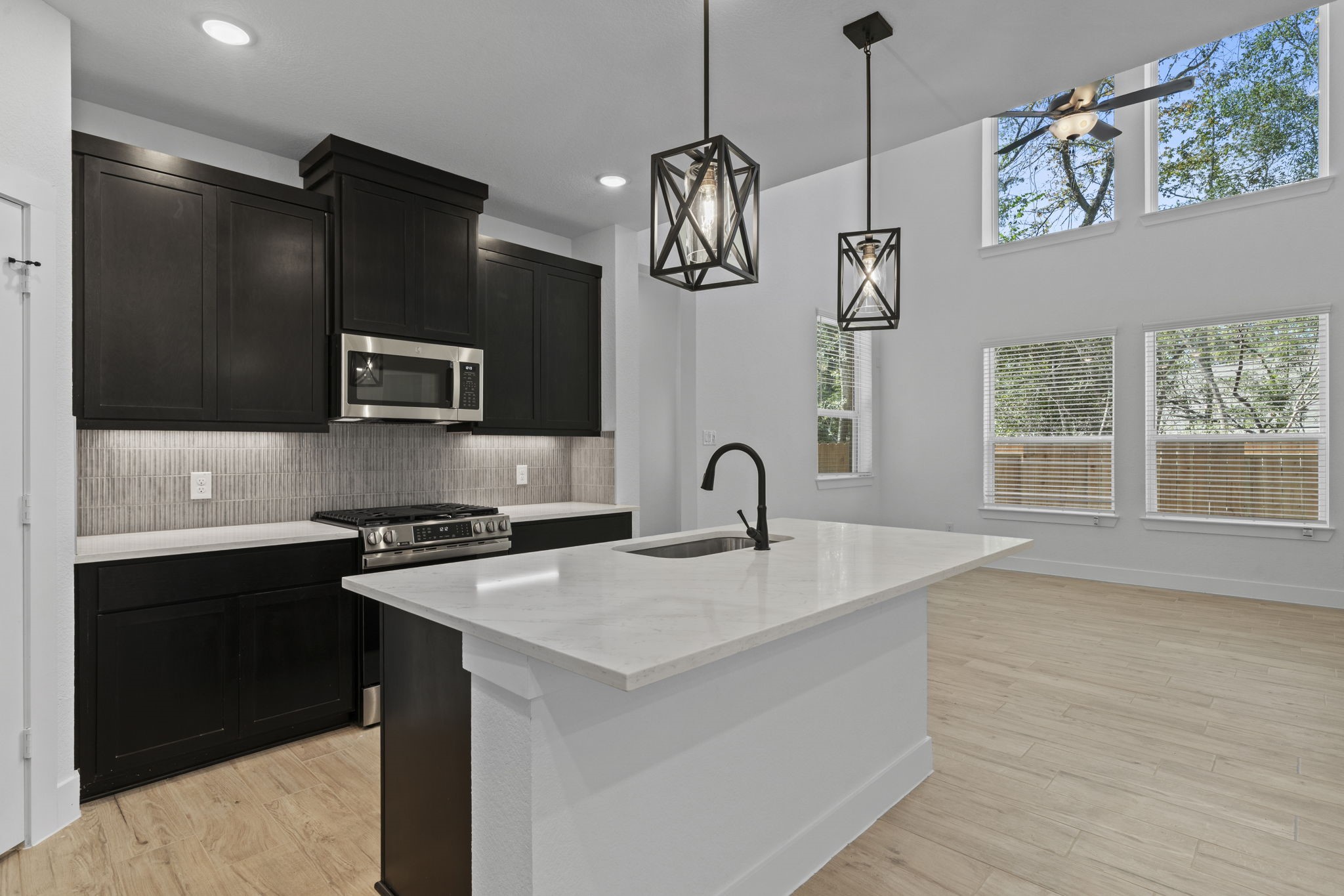 707 Campbell Crossing Court Property Photo 6