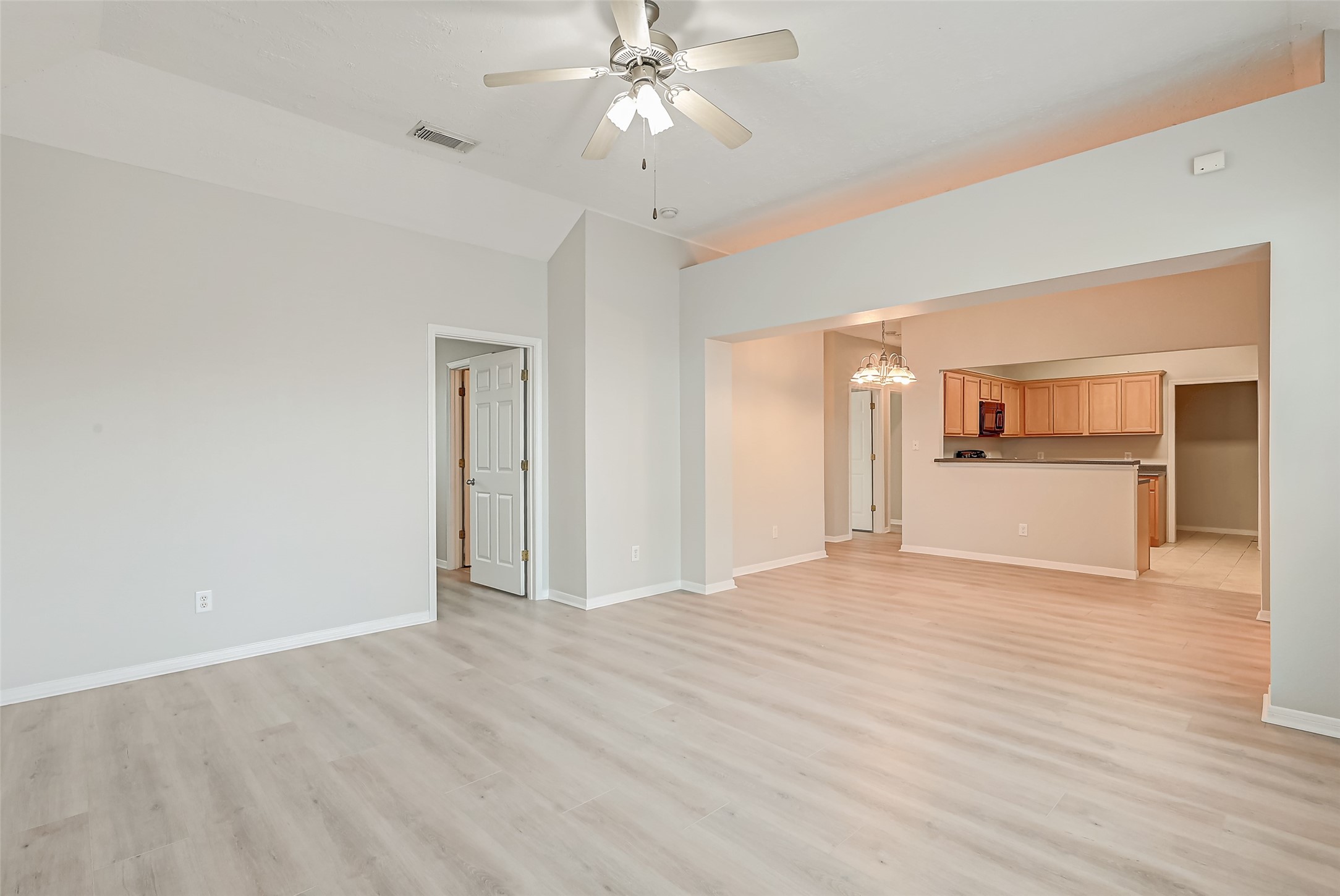 717 Cedarwood Property Photo 7