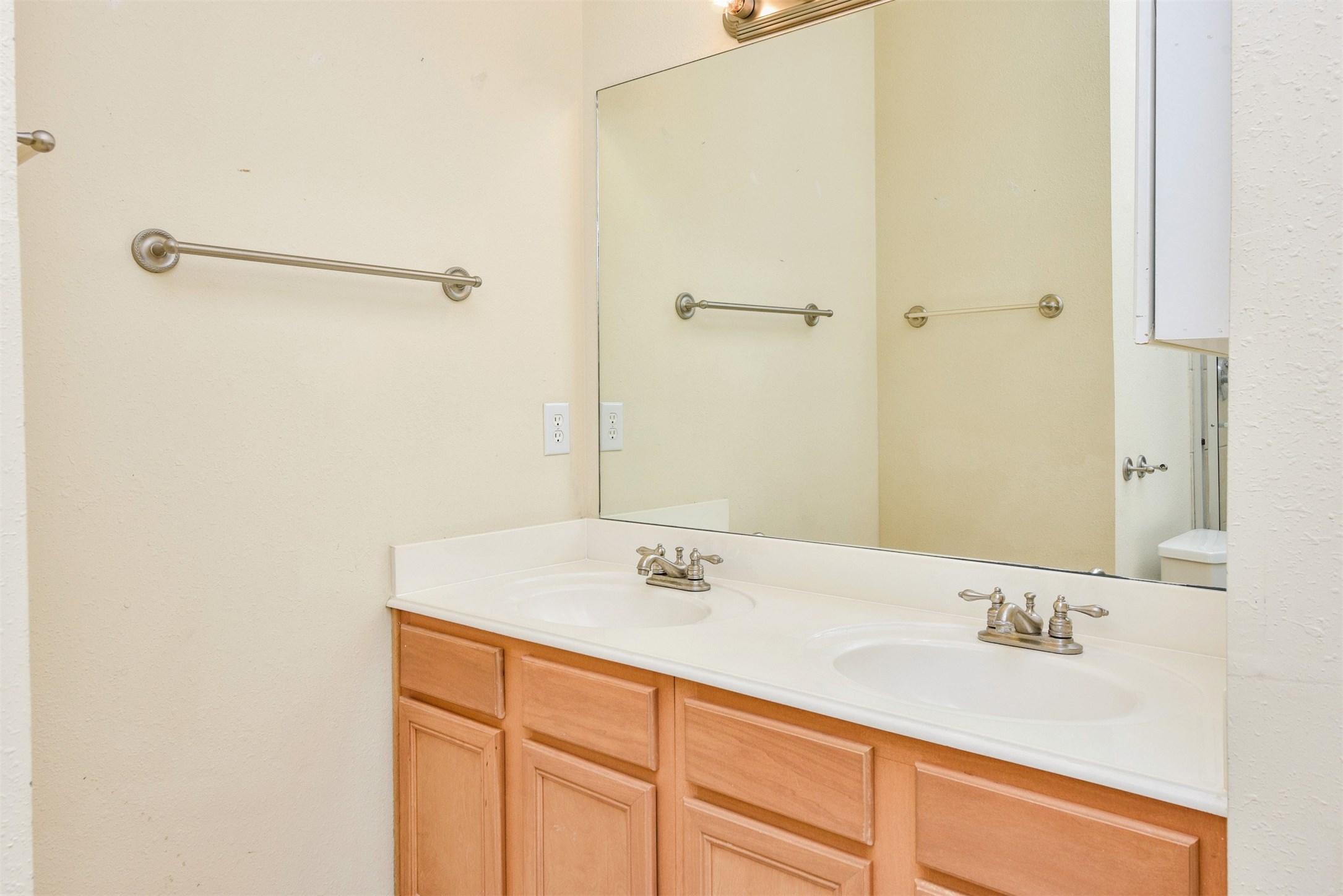 717 Cedarwood Property Photo 17
