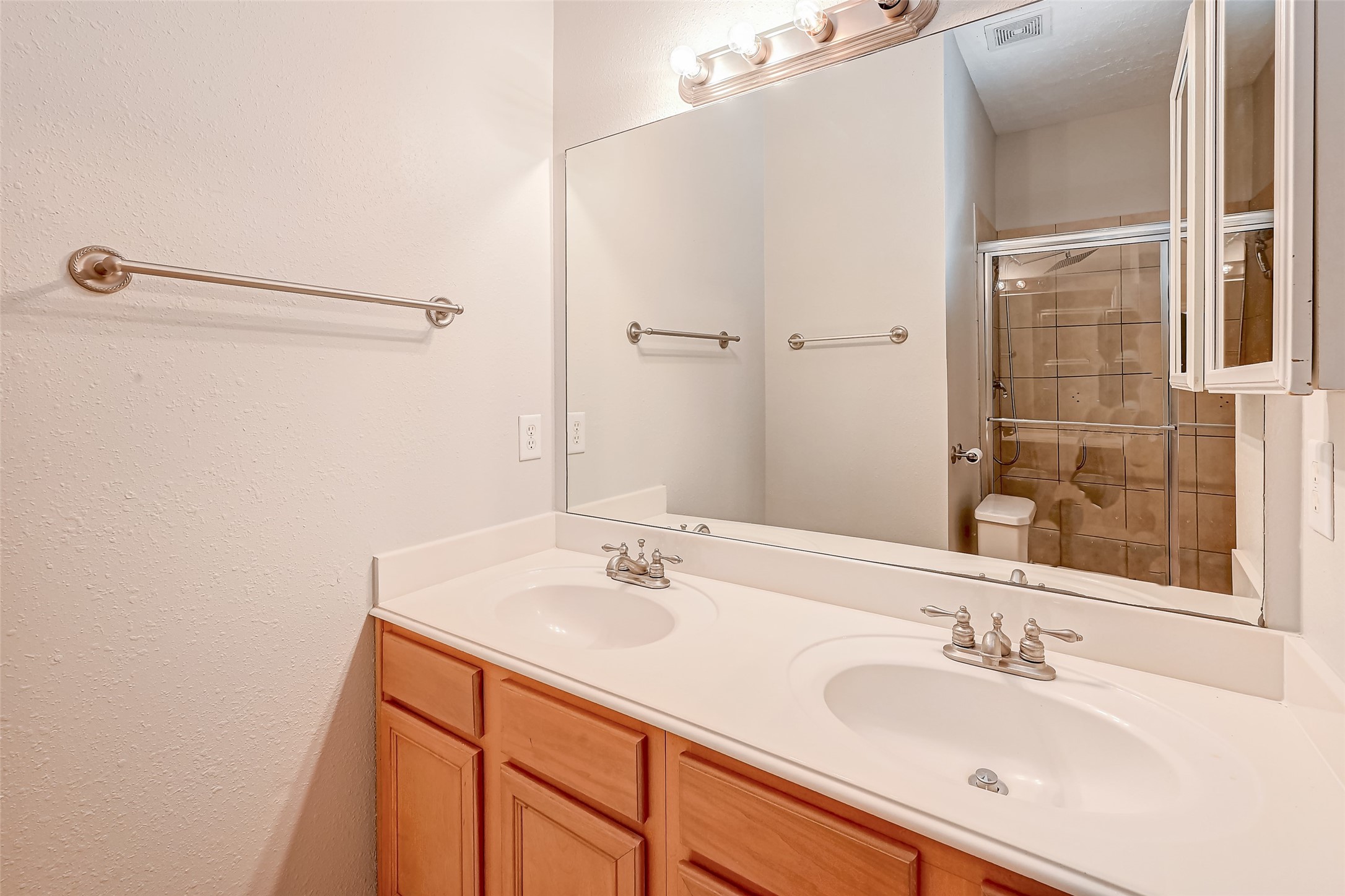 717 Cedarwood Property Photo 32