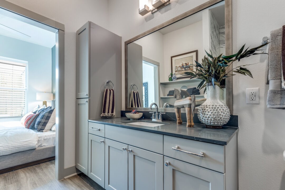 1950 Winrock 1345 Property Photo 7