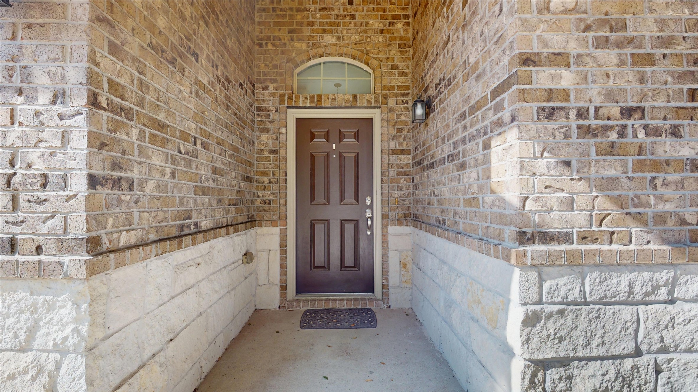 18322 Redoak Manor Lane Property Photo 2