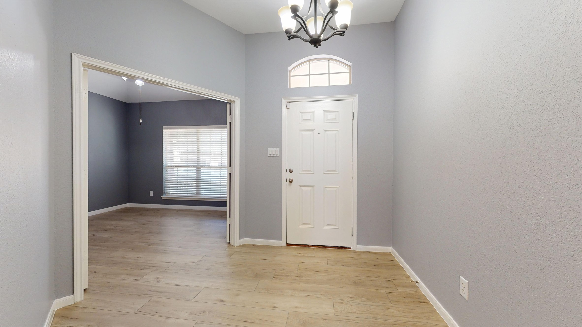 18322 Redoak Manor Lane Property Photo 3