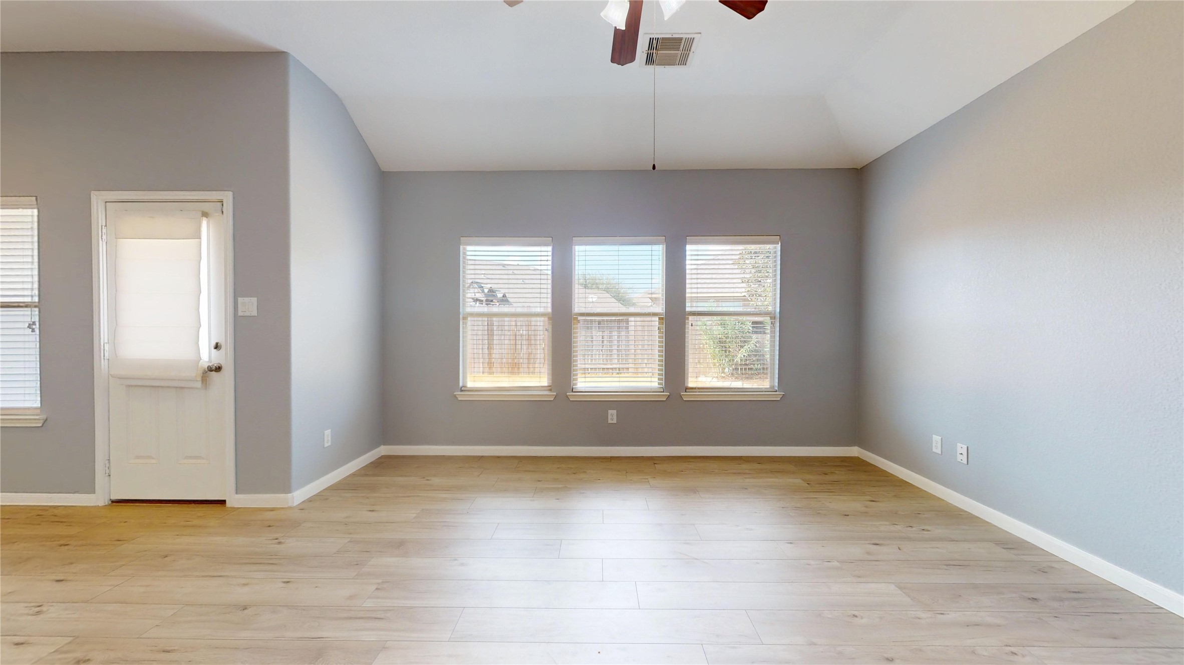 18322 Redoak Manor Lane Property Photo 9