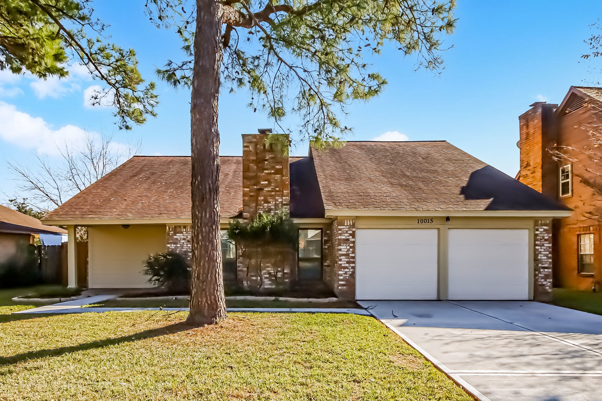 10015 Waving Fields Drive Property Photo 1