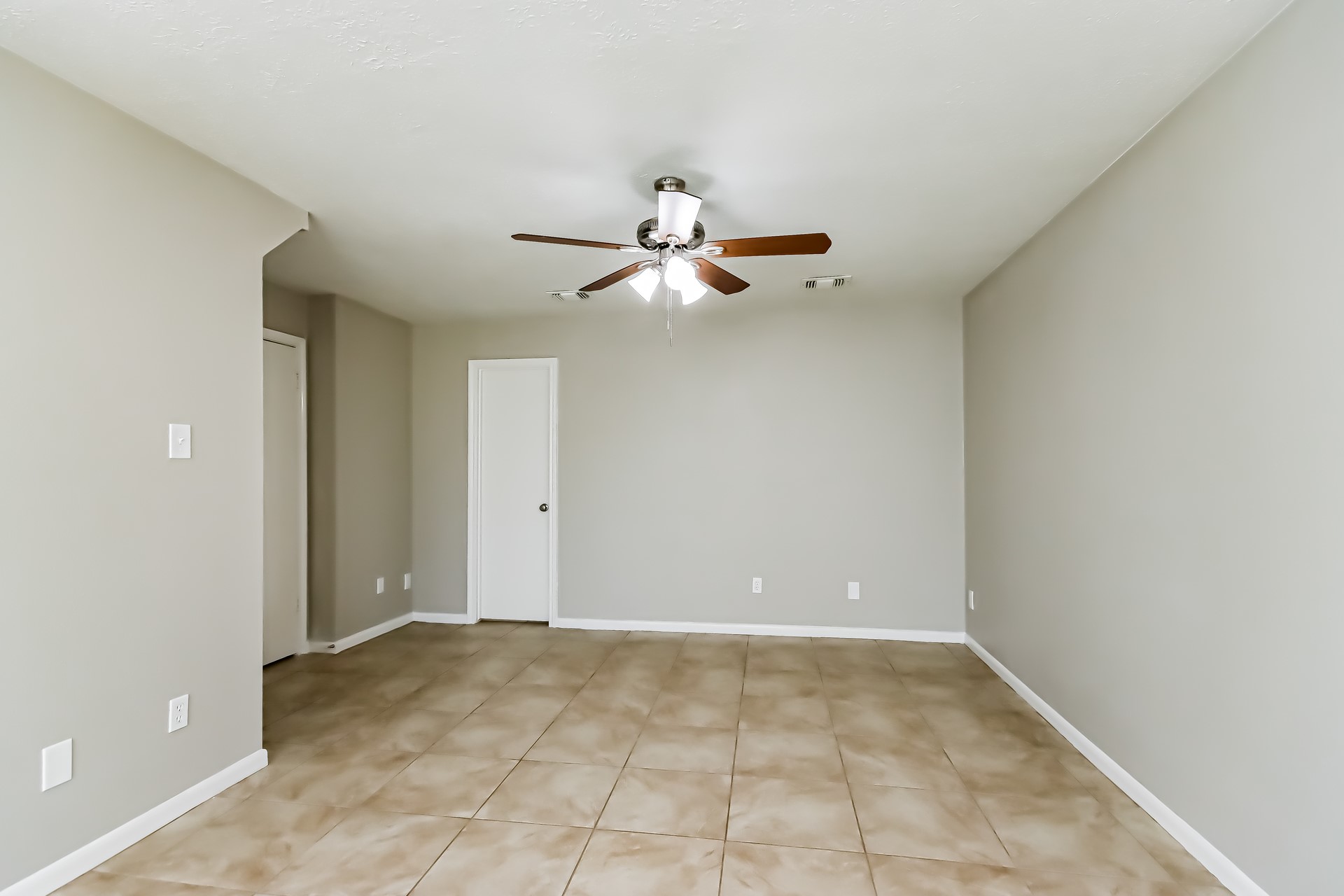 10015 Waving Fields Drive Property Photo 11