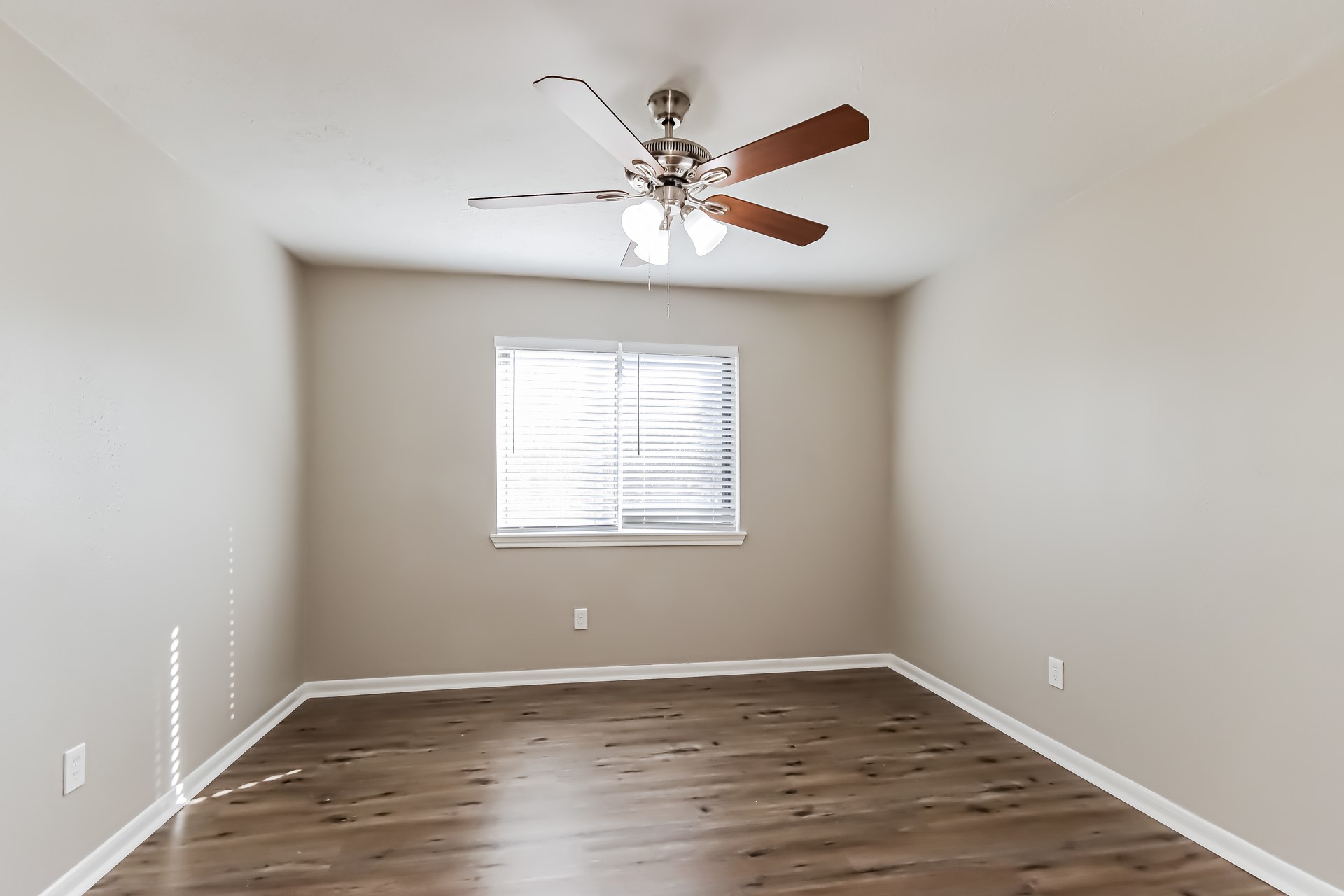 10015 Waving Fields Drive Property Photo 15