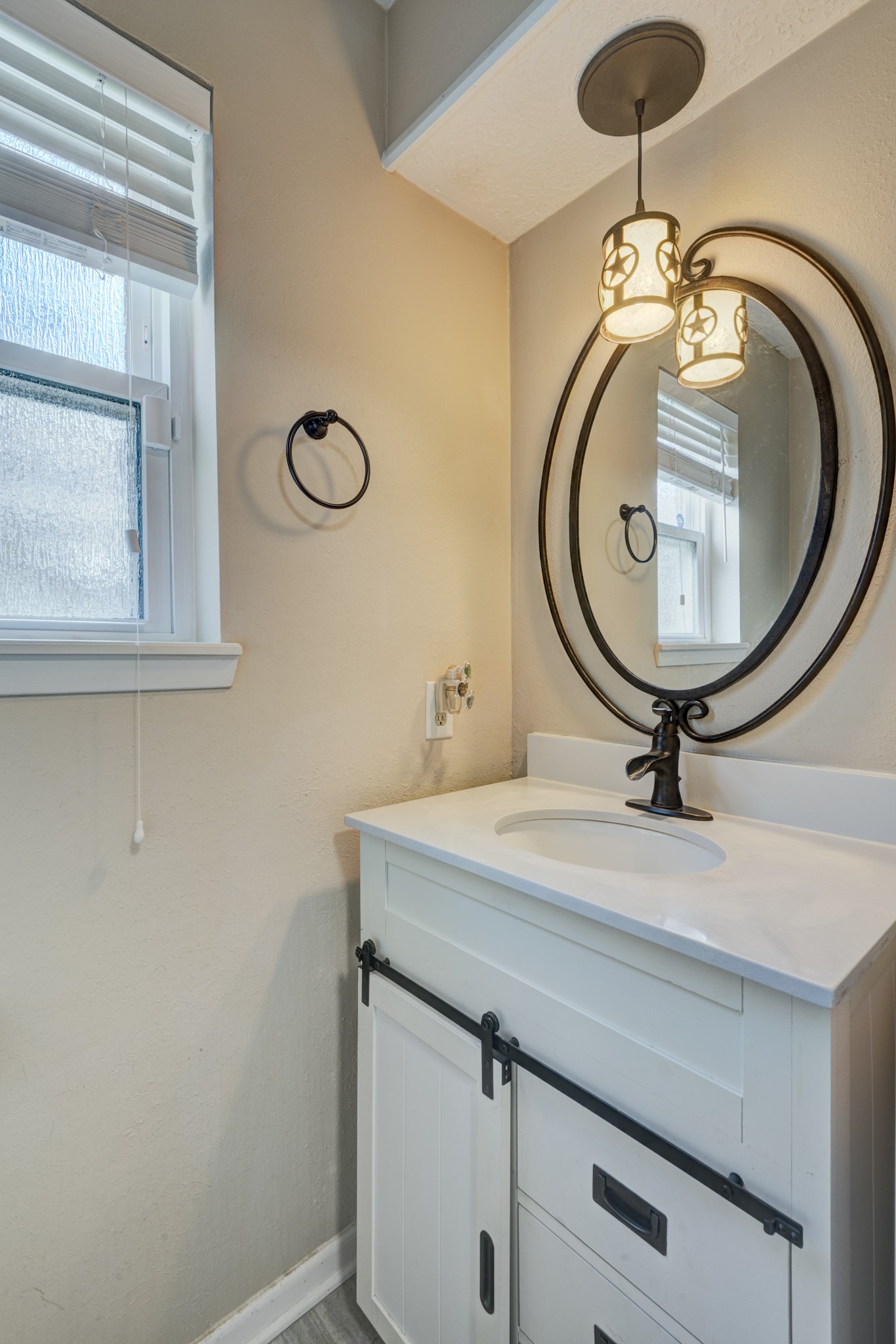 5503 Glenmere Lane Property Photo 16