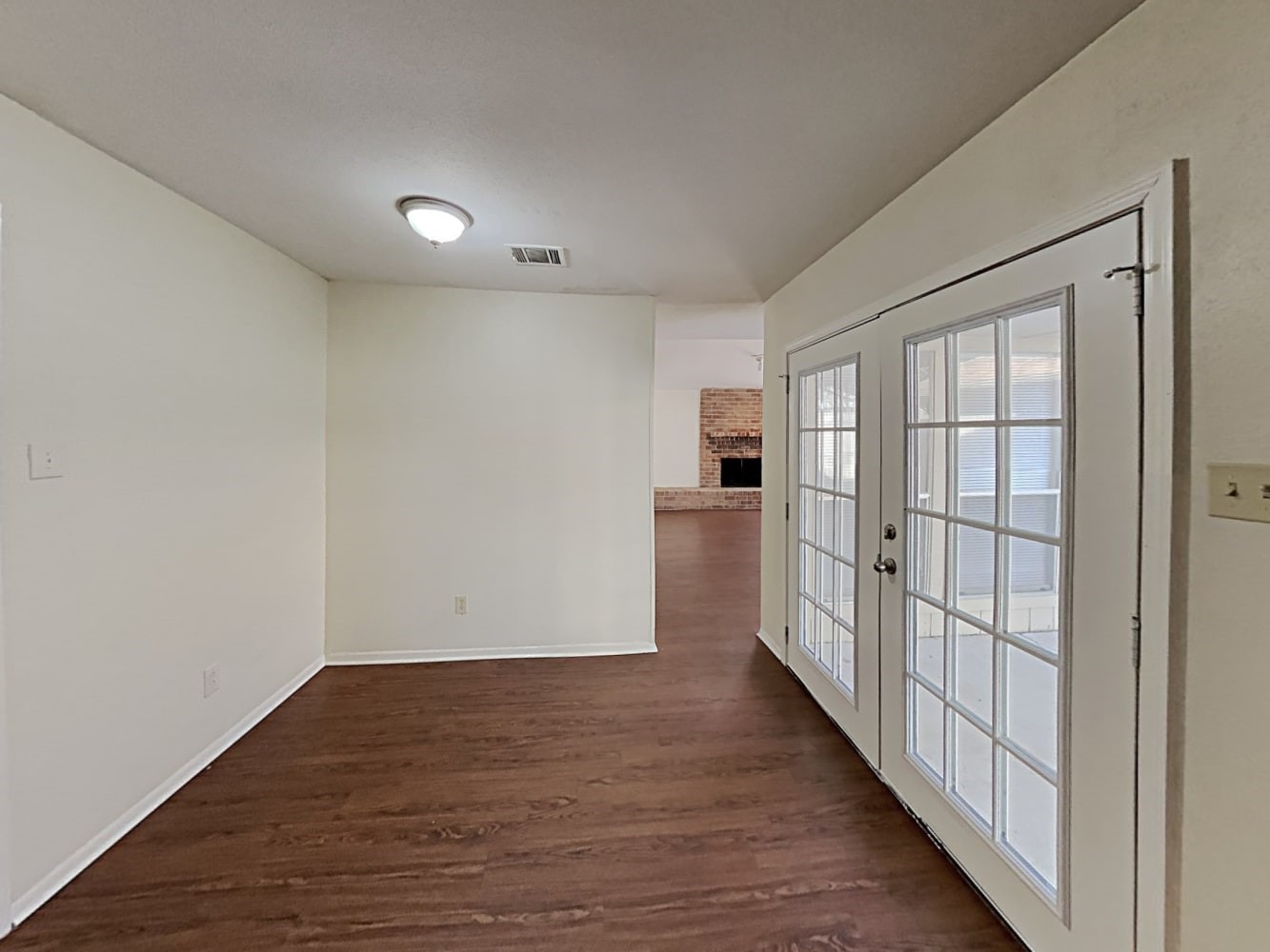 15834 Fox Springs Drive Property Photo 6
