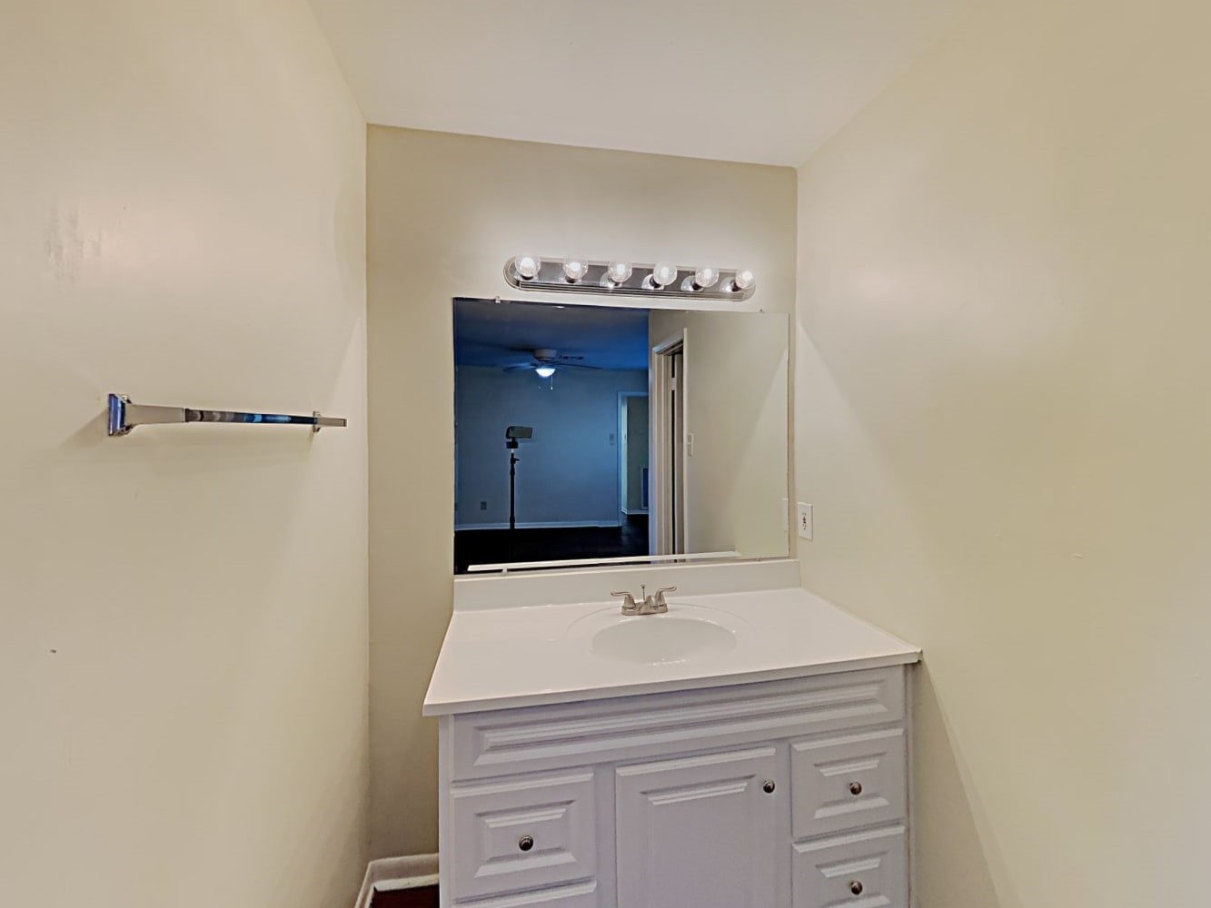 15834 Fox Springs Drive Property Photo 10