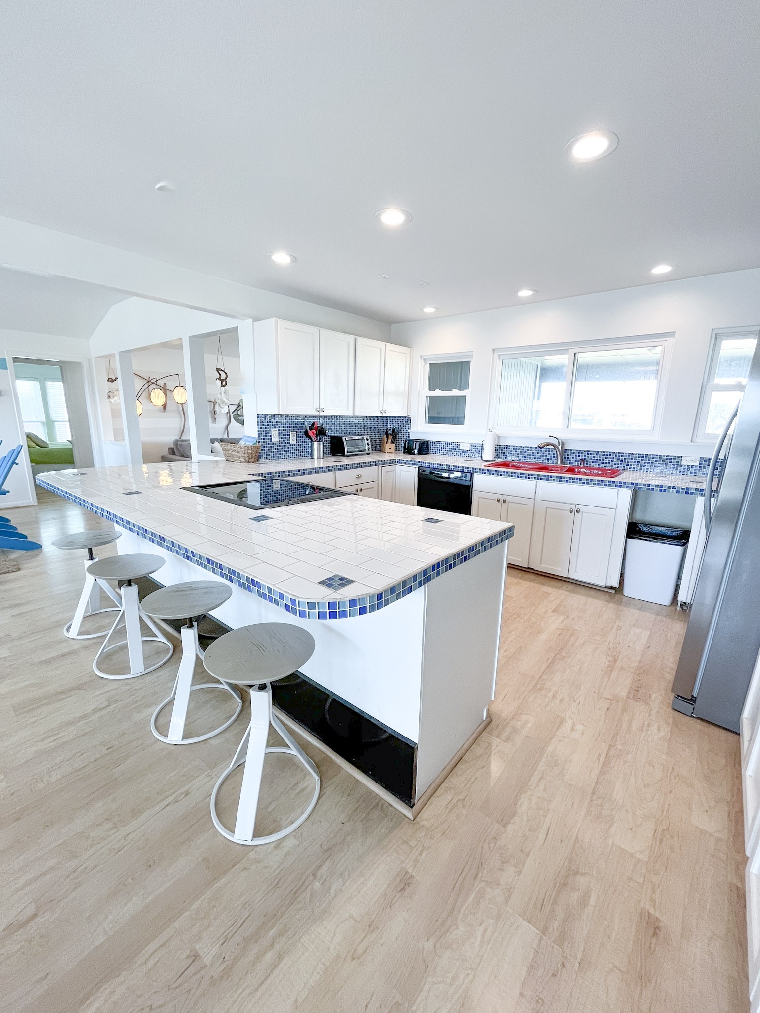 16614 Jamaica Beach Rd Property Photo 4
