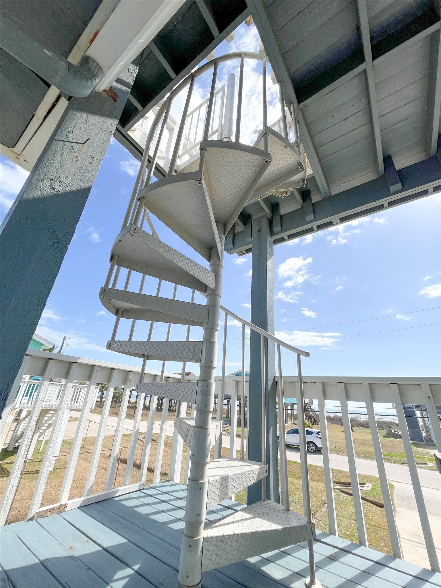 16614 Jamaica Beach Rd Property Photo 8