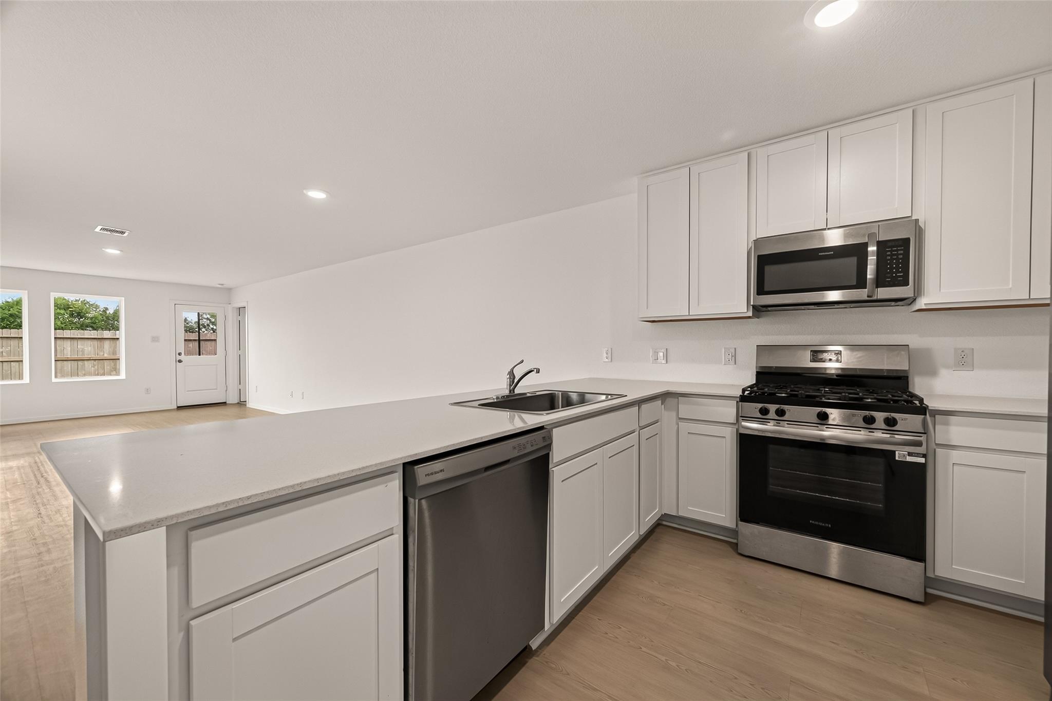 7814 Lavender Jade Drive Property Photo 3
