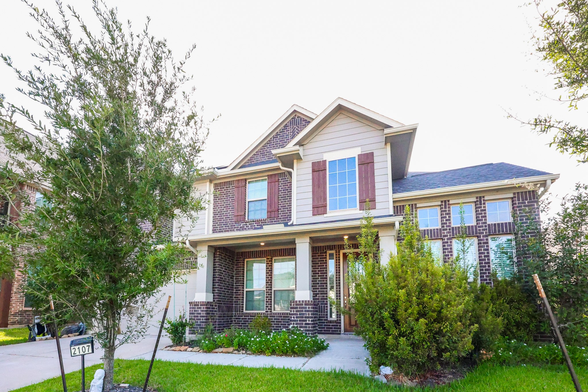 2107 Brooke Avery Drive Property Photo 2