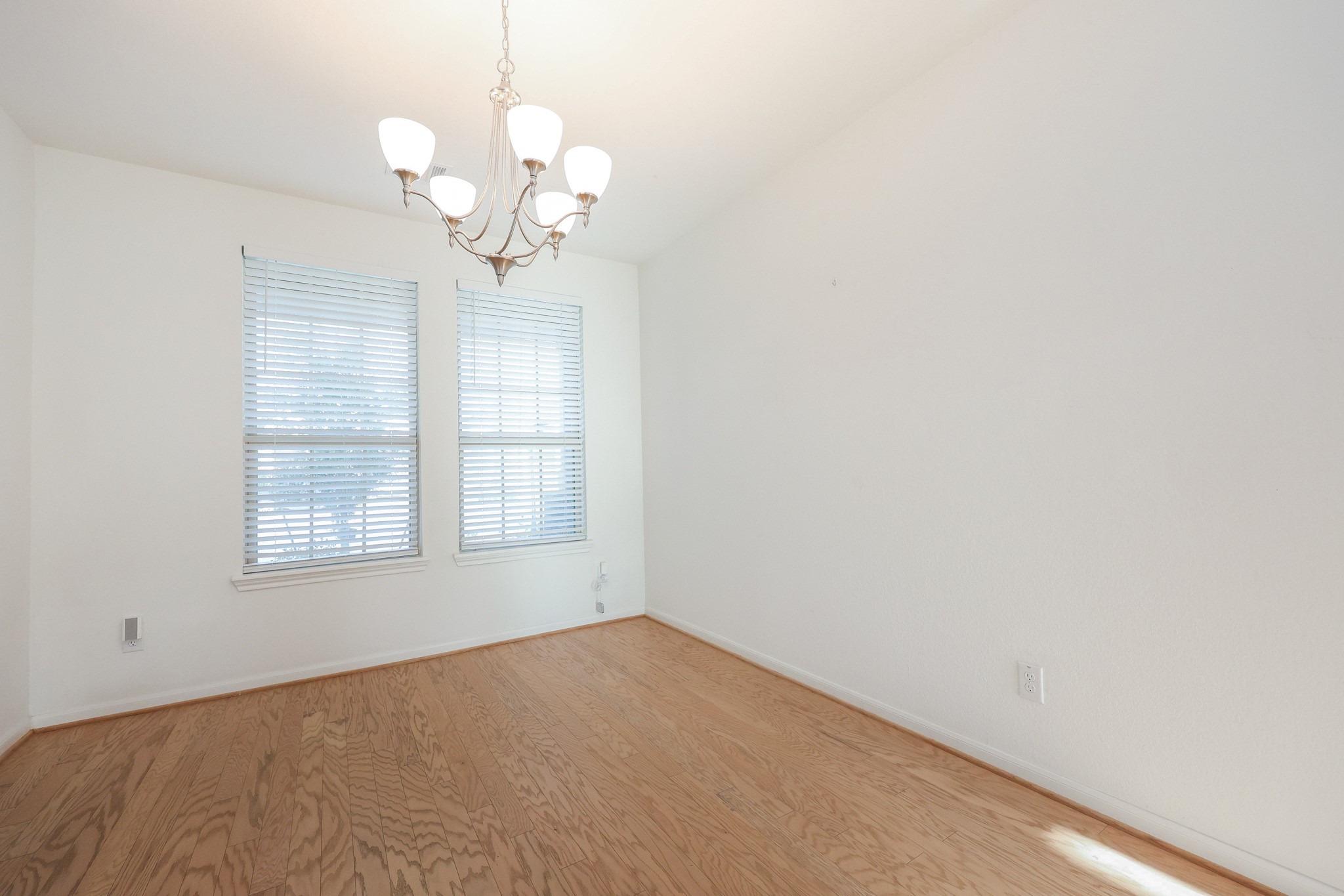 2107 Brooke Avery Drive Property Photo 4