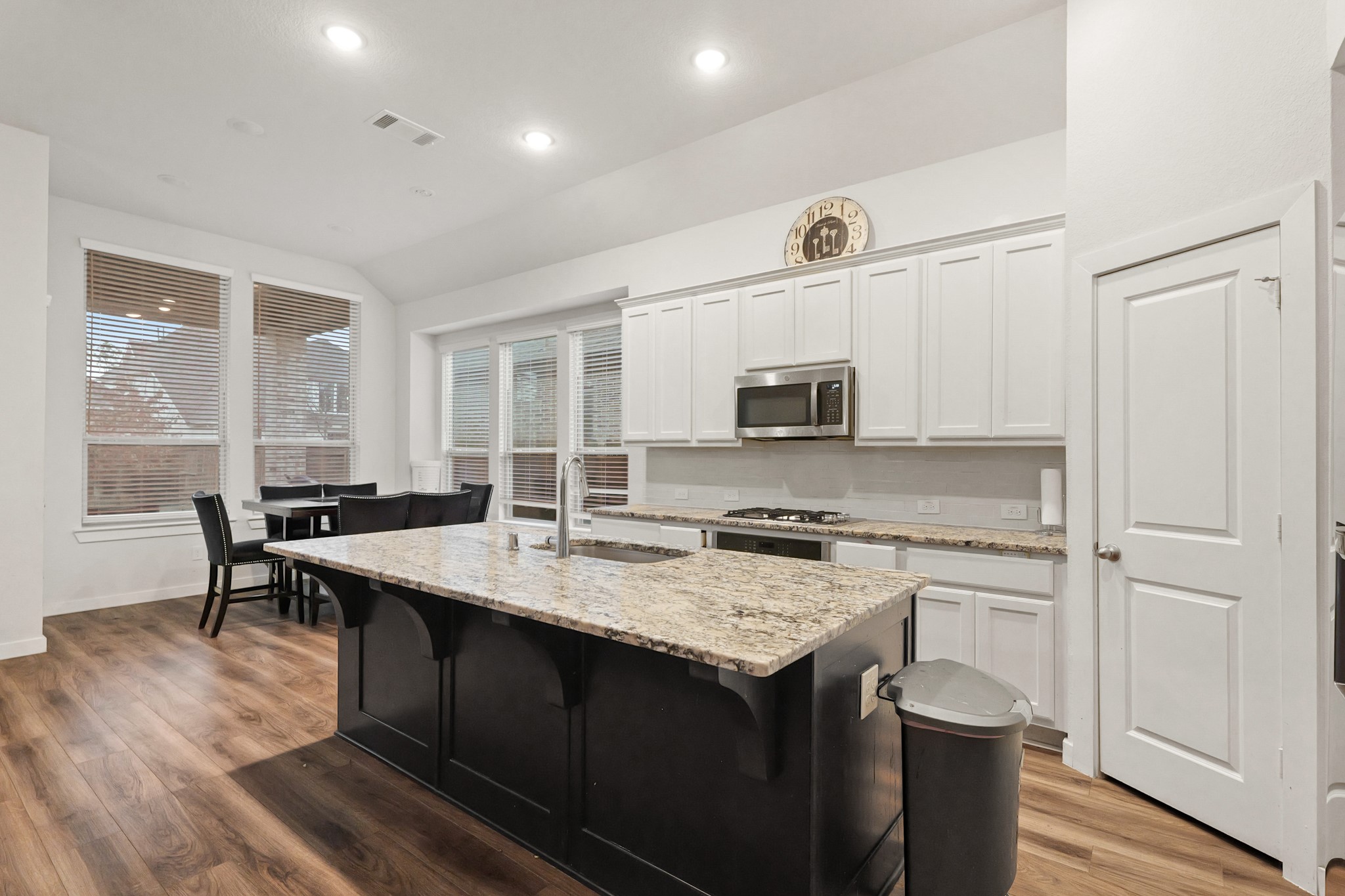 17114 Mystic River Lane Property Photo 9