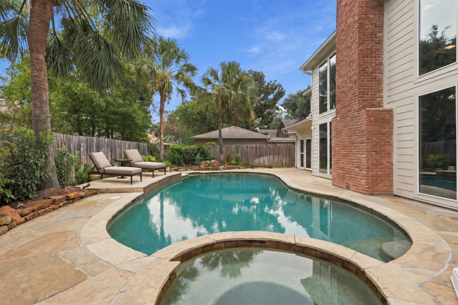 5606 Court Of York Property Photo 3