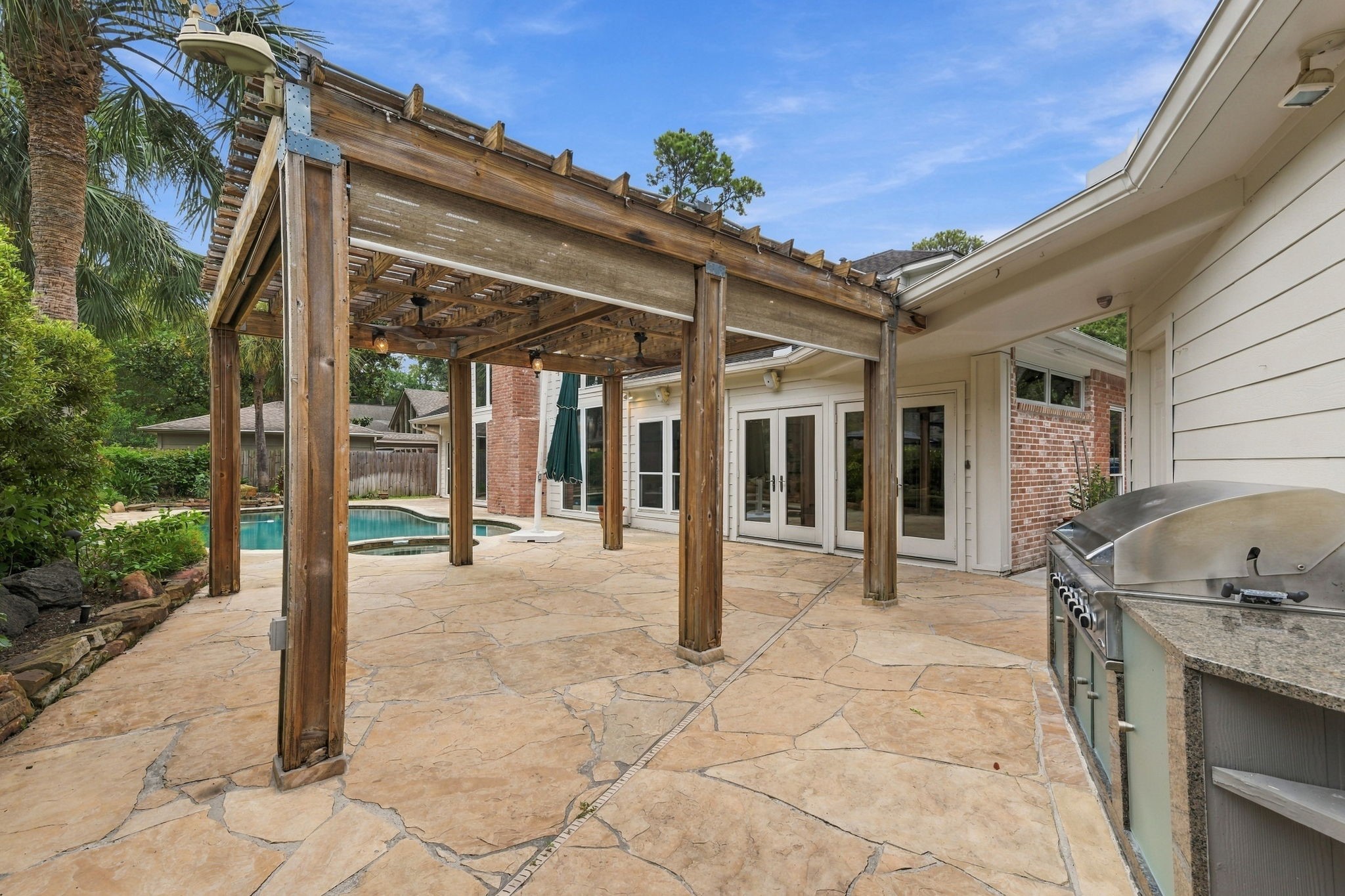 5606 Court Of York Property Photo 4