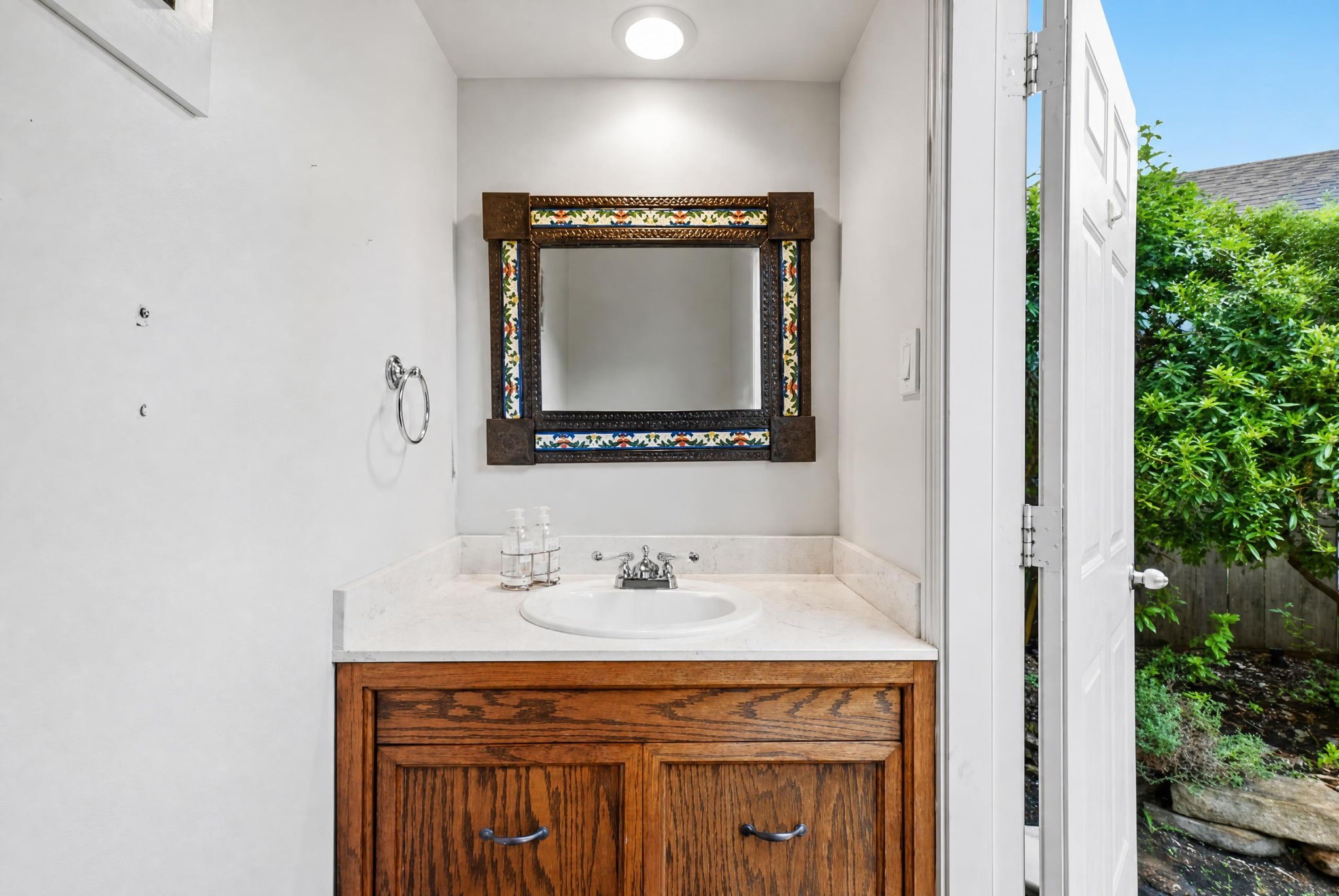5606 Court Of York Property Photo 7