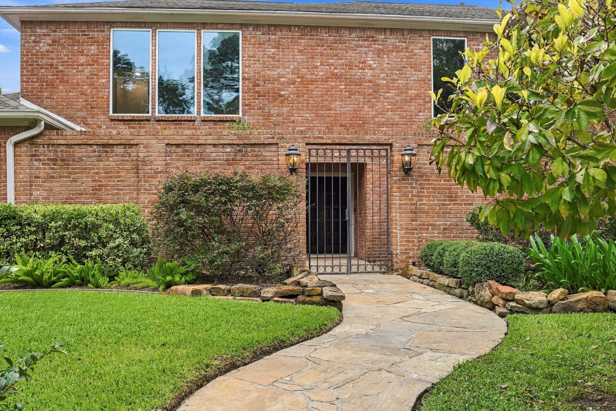 5606 Court Of York Property Photo 12
