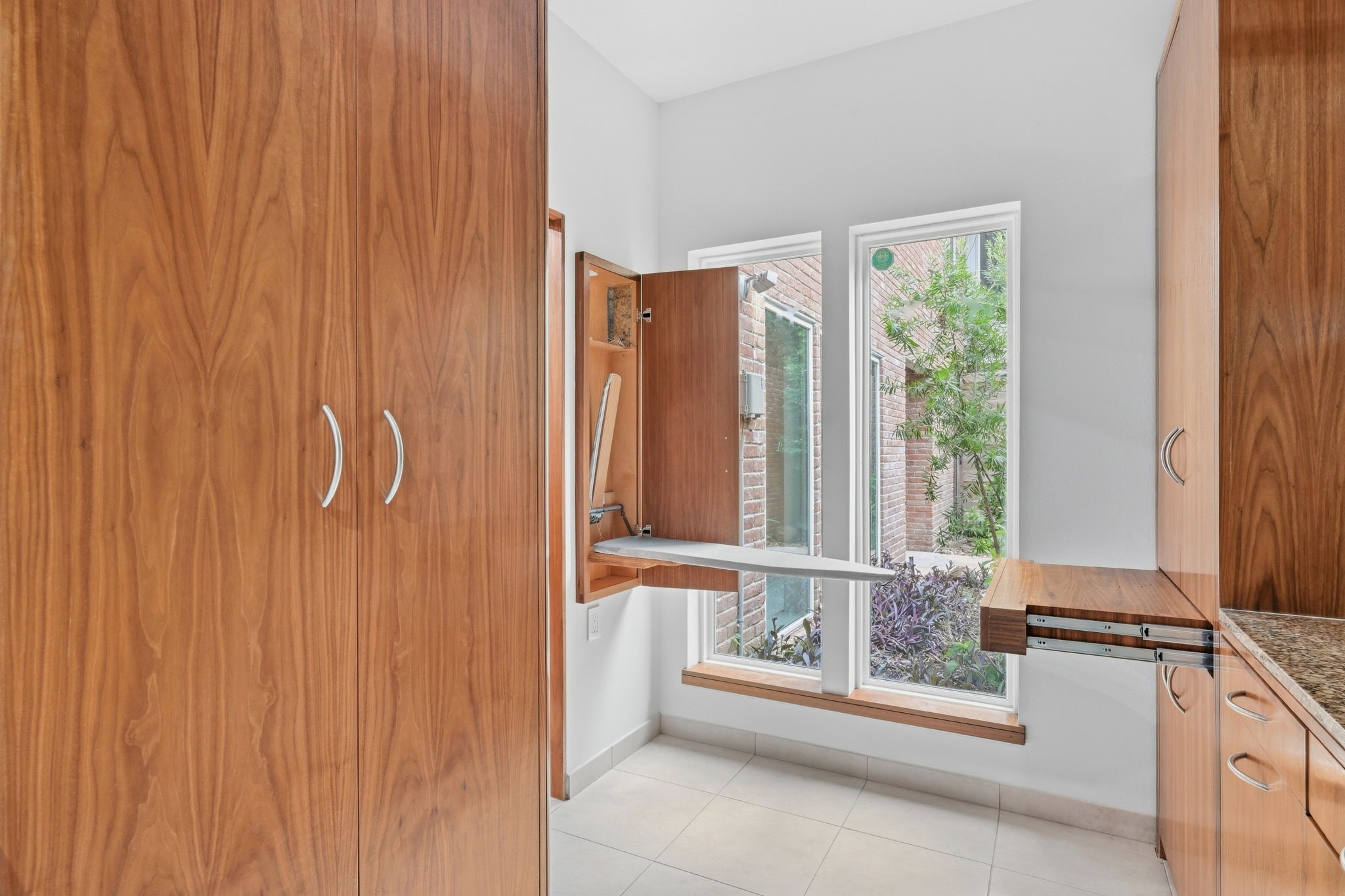 5606 Court Of York Property Photo 34
