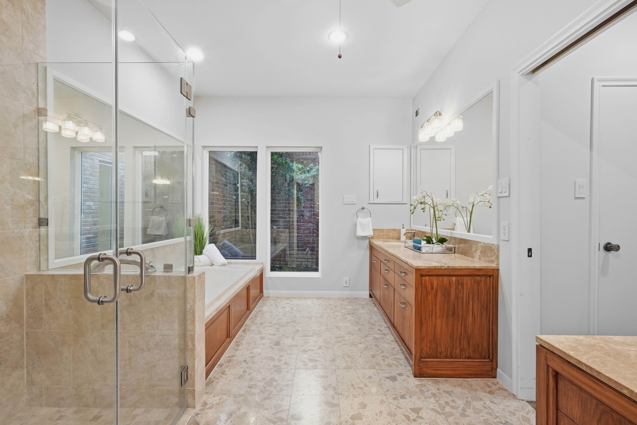 5606 Court Of York Property Photo 40