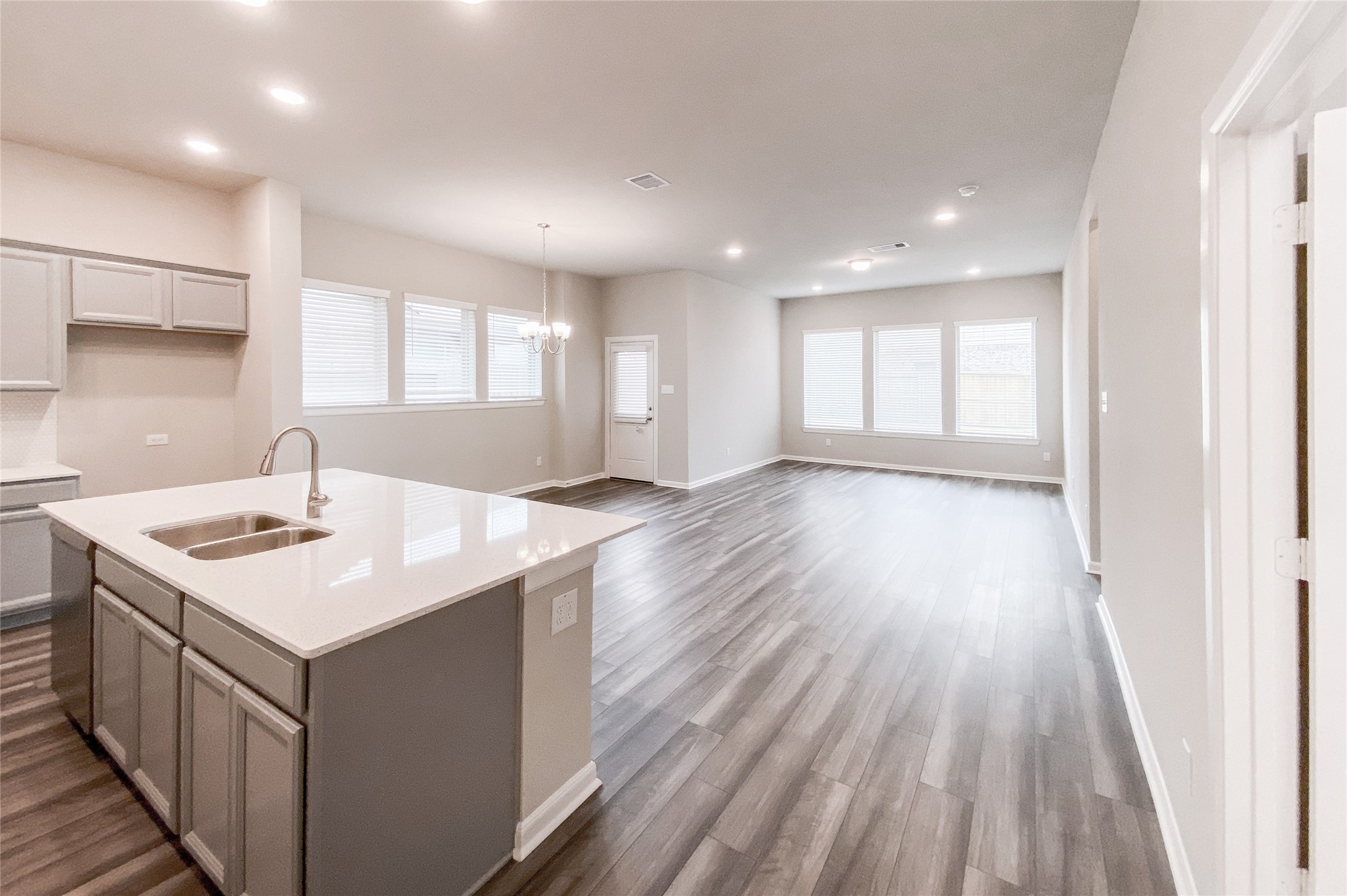 2810 Chestnut Oak Circle Property Photo 3