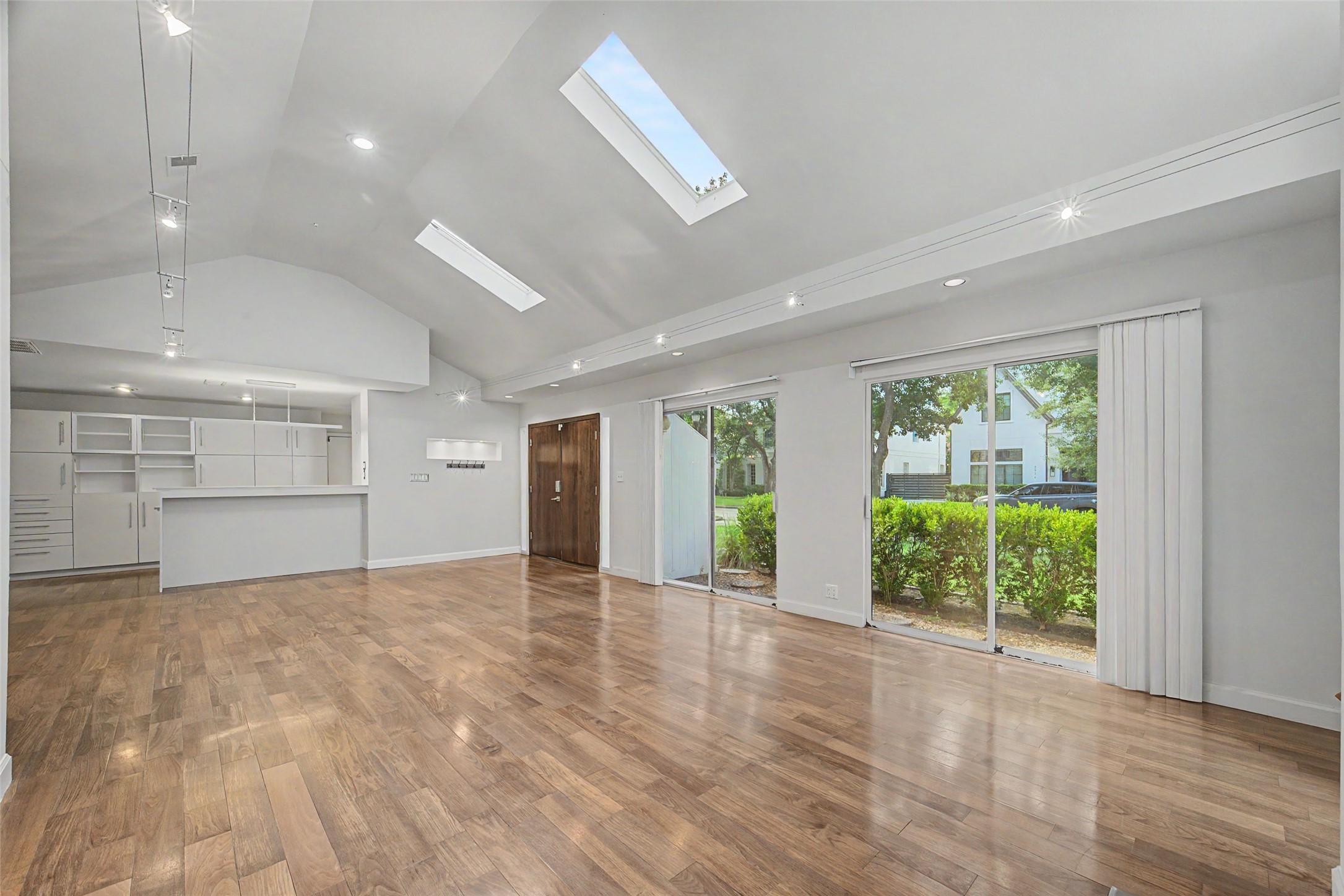 2723 Nottingham Street Property Photo 4