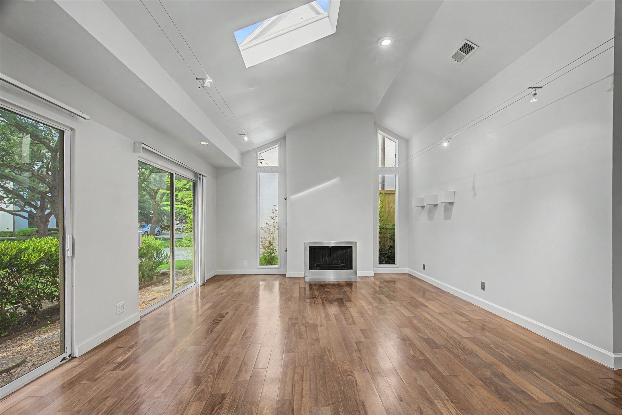 2723 Nottingham Street Property Photo 6